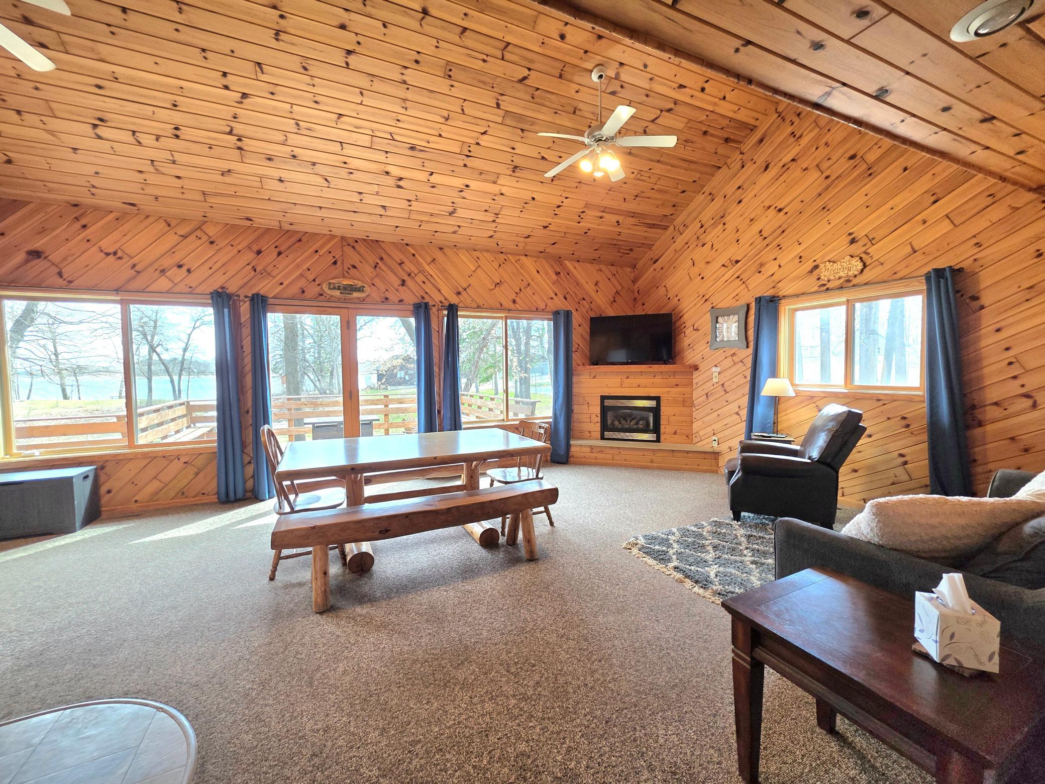 2000 single family home for sale at 2359 US Highway 10, Unit 15 in Detroit Lakes, MN — 4 bed, 2 bath (photo 7 of 27)