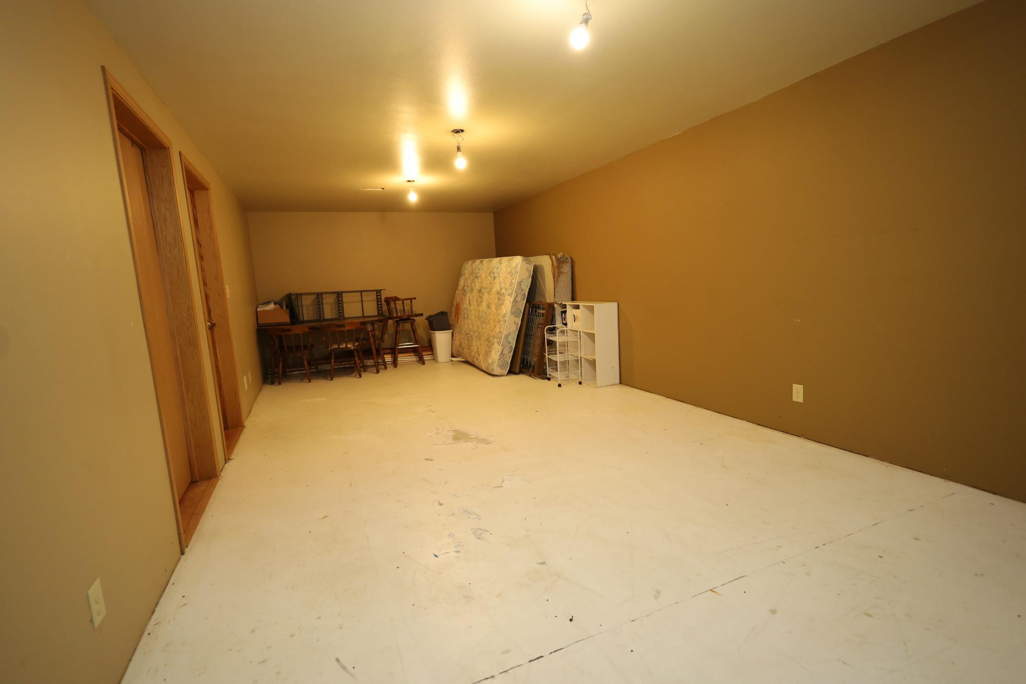 1995 single family home for sale at 205 Arnold Avenue in Portland, ND — 6 bed, 4 bath (photo 14 of 23)