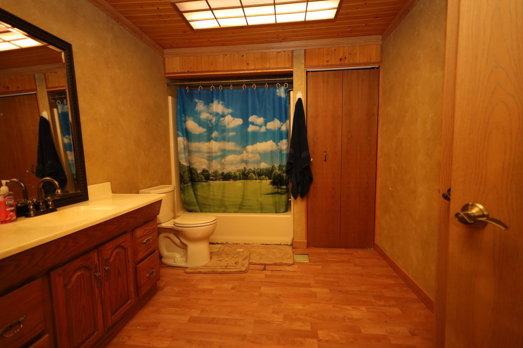 1995 single family home for sale at 205 Arnold Avenue in Portland, ND — 6 bed, 4 bath (photo 15 of 23)