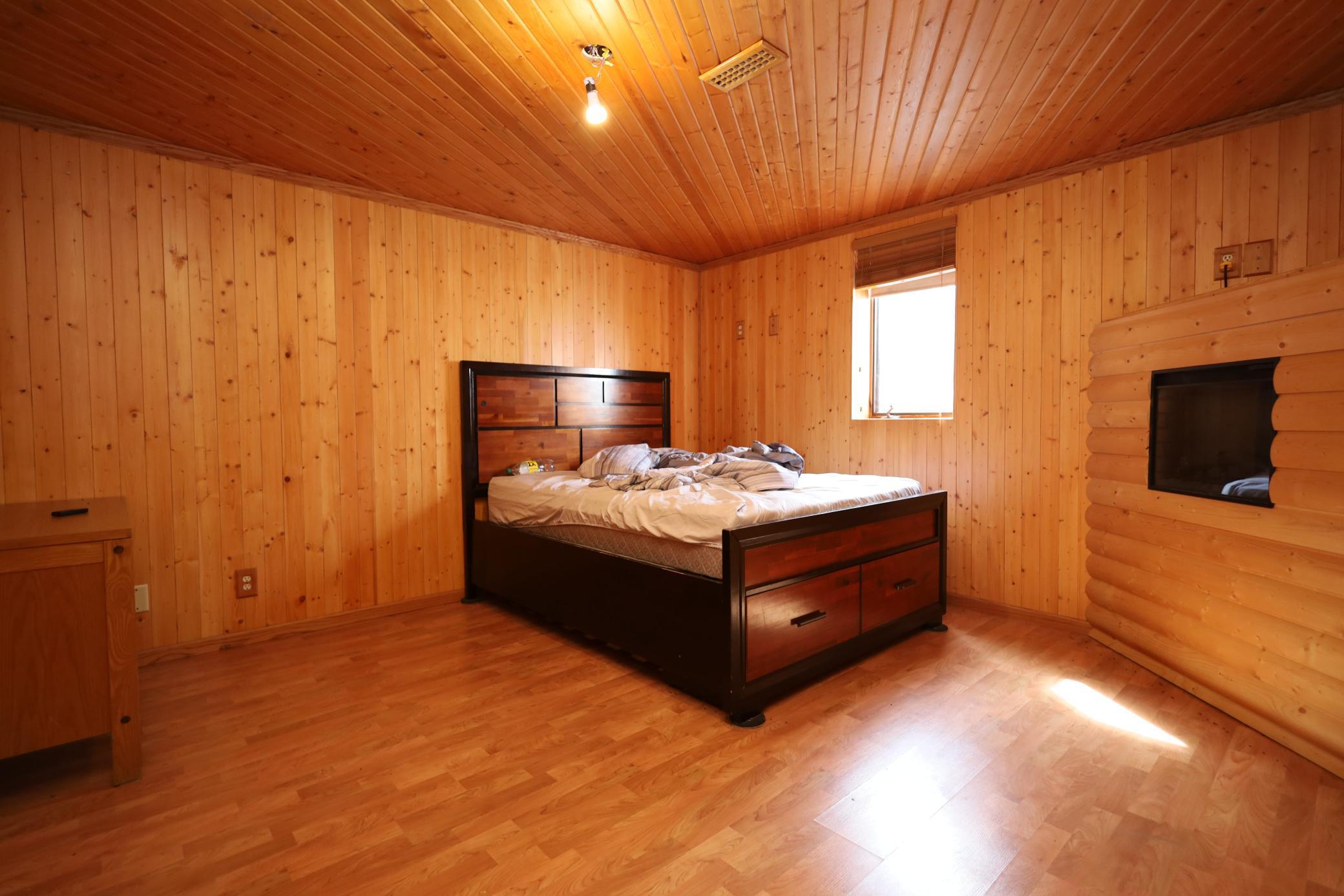 1995 single family home for sale at 205 Arnold Avenue in Portland, ND — 6 bed, 4 bath (photo 16 of 23)