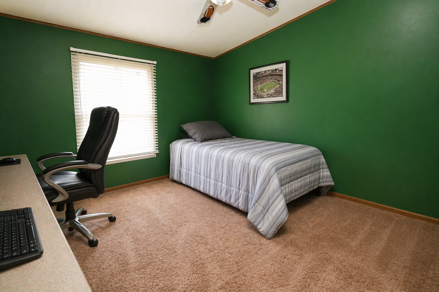 1995 single family home for sale at 205 Arnold Avenue in Portland, ND — 6 bed, 4 bath (photo 3 of 23)