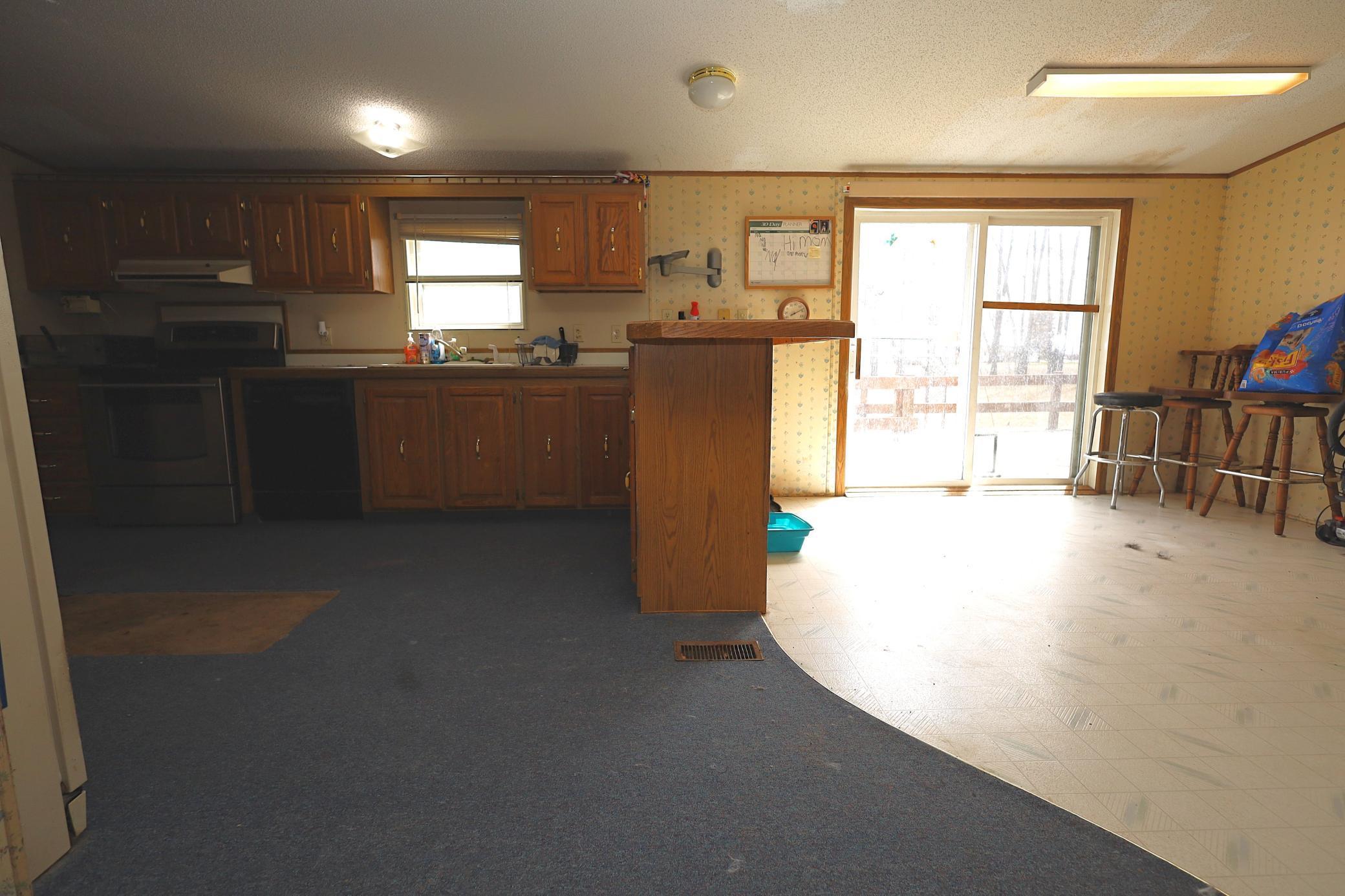 1995 single family home for sale at 205 Arnold Avenue in Portland, ND — 6 bed, 4 bath (photo 4 of 23)