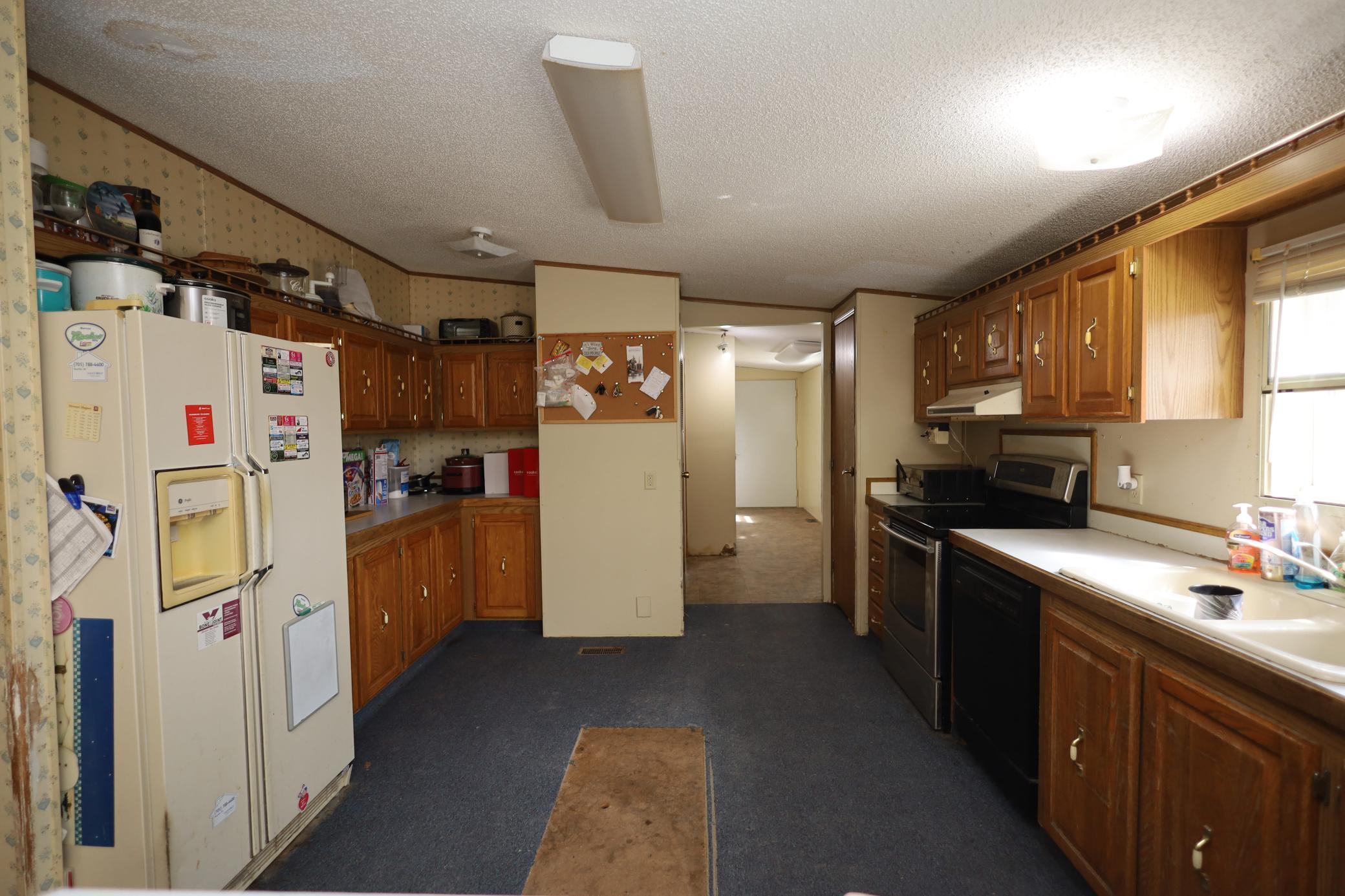 1995 single family home for sale at 205 Arnold Avenue in Portland, ND — 6 bed, 4 bath (photo 7 of 23)