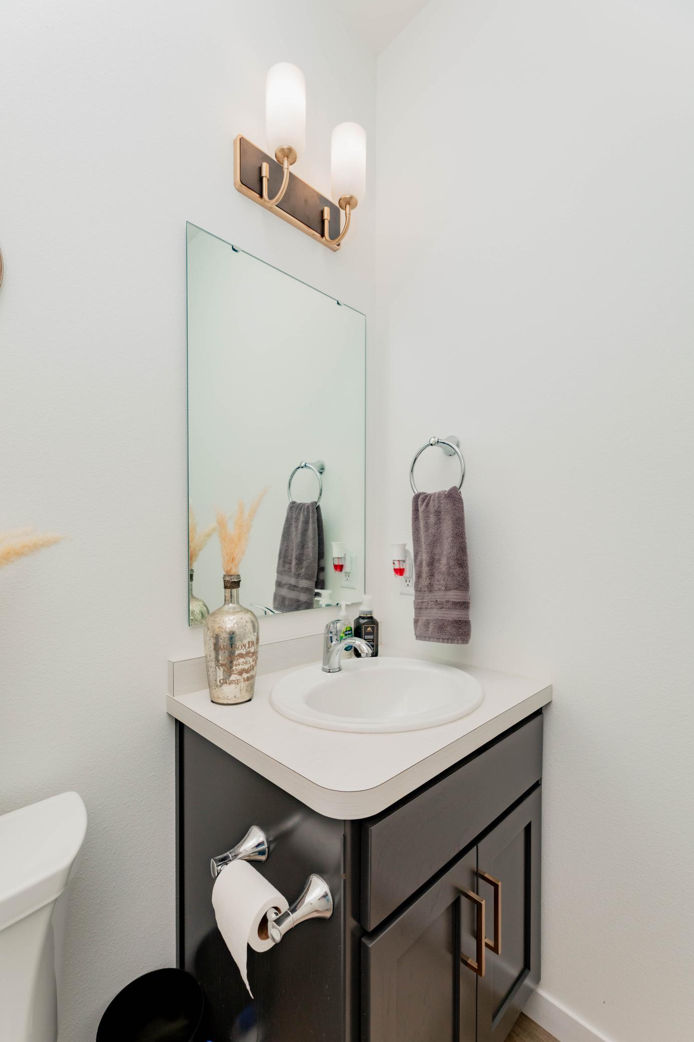 2023 single family home for sale at 1151 Marlys Drive W in West Fargo, ND — 3 bed, 3 bath (photo 18 of 42)