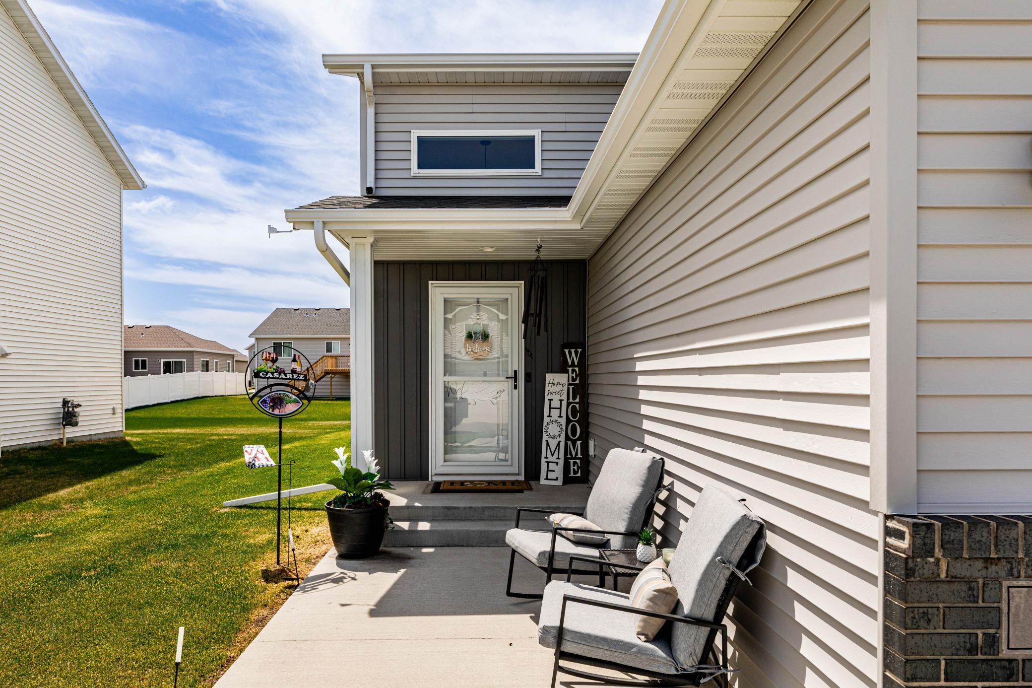 2023 single family home for sale at 1151 Marlys Drive W in West Fargo, ND — 3 bed, 3 bath (photo 3 of 42)