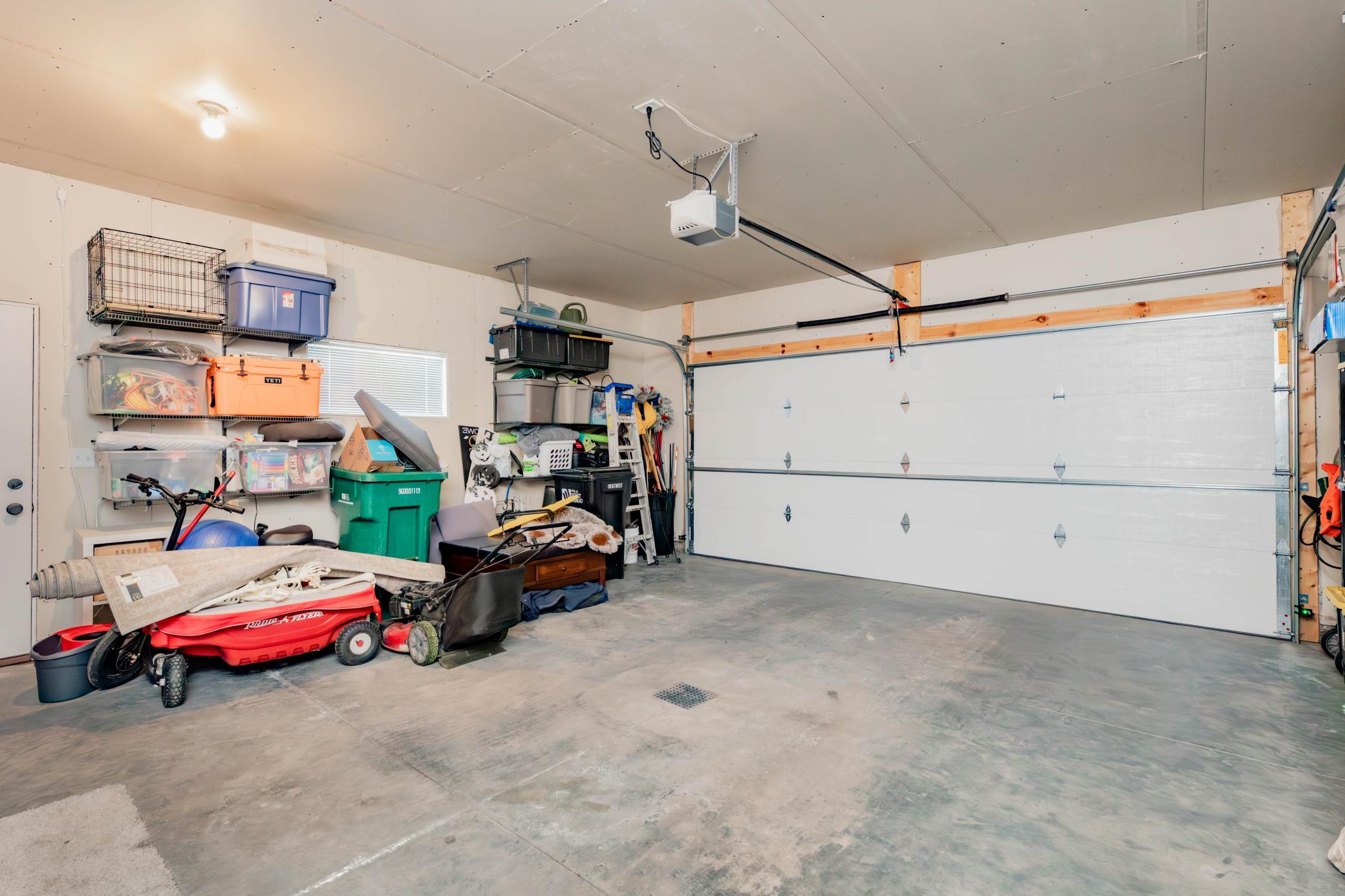 2023 single family home for sale at 1151 Marlys Drive W in West Fargo, ND — 3 bed, 3 bath (photo 30 of 42)