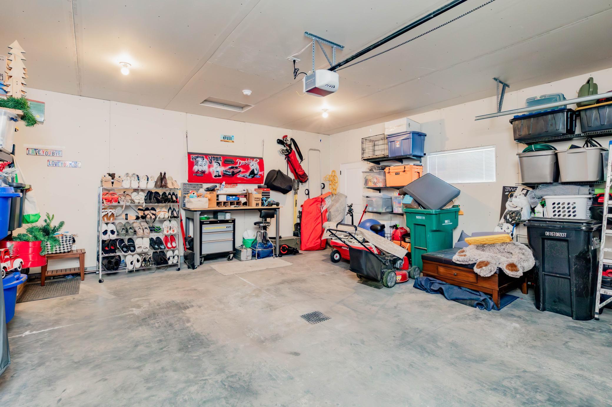 2023 single family home for sale at 1151 Marlys Drive W in West Fargo, ND — 3 bed, 3 bath (photo 31 of 42)