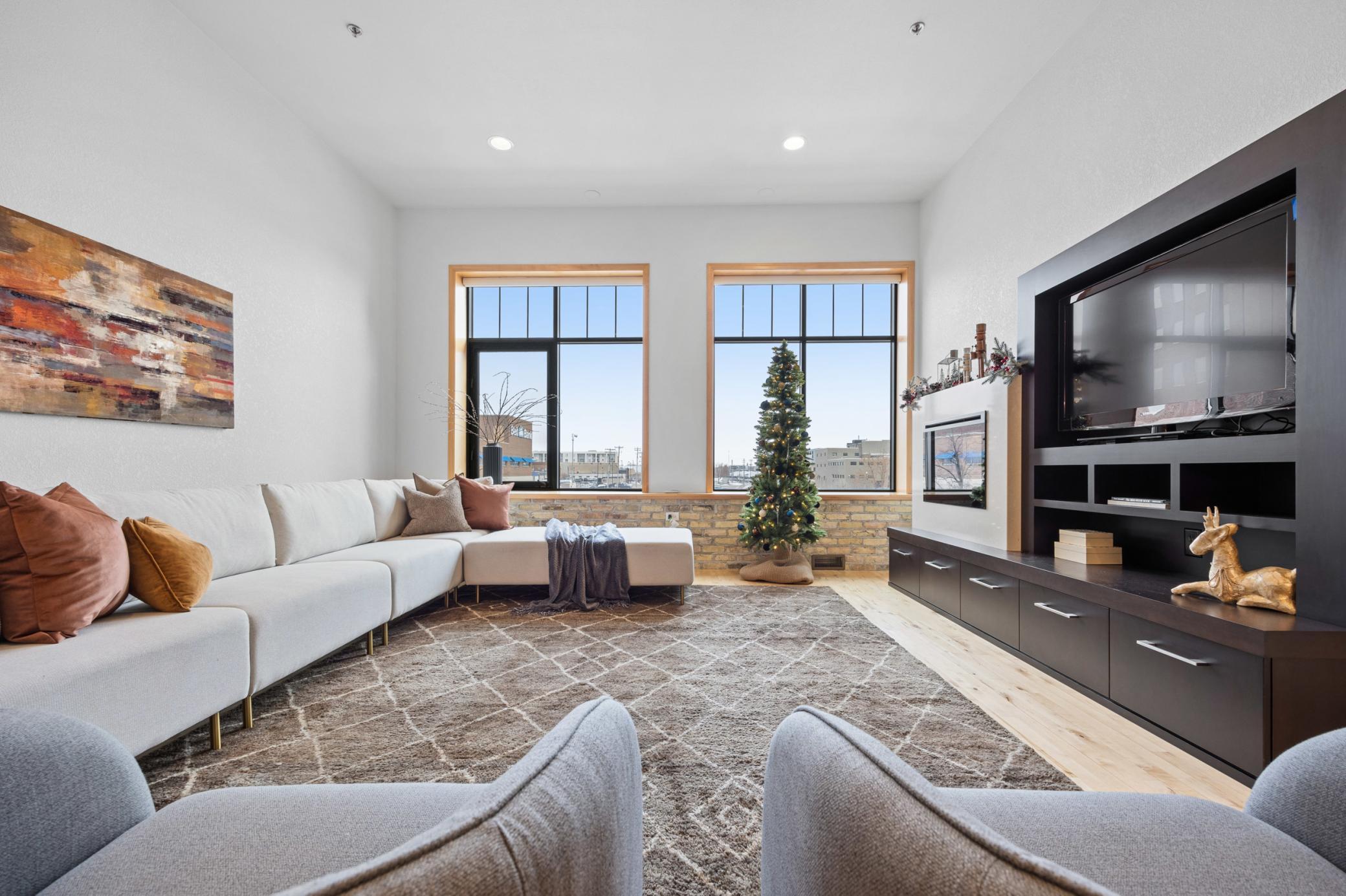 2004 condo for sale at 12 Broadway N, Unit 201 in Fargo, ND — 2 bed, 2 bath (photo 17 of 39)