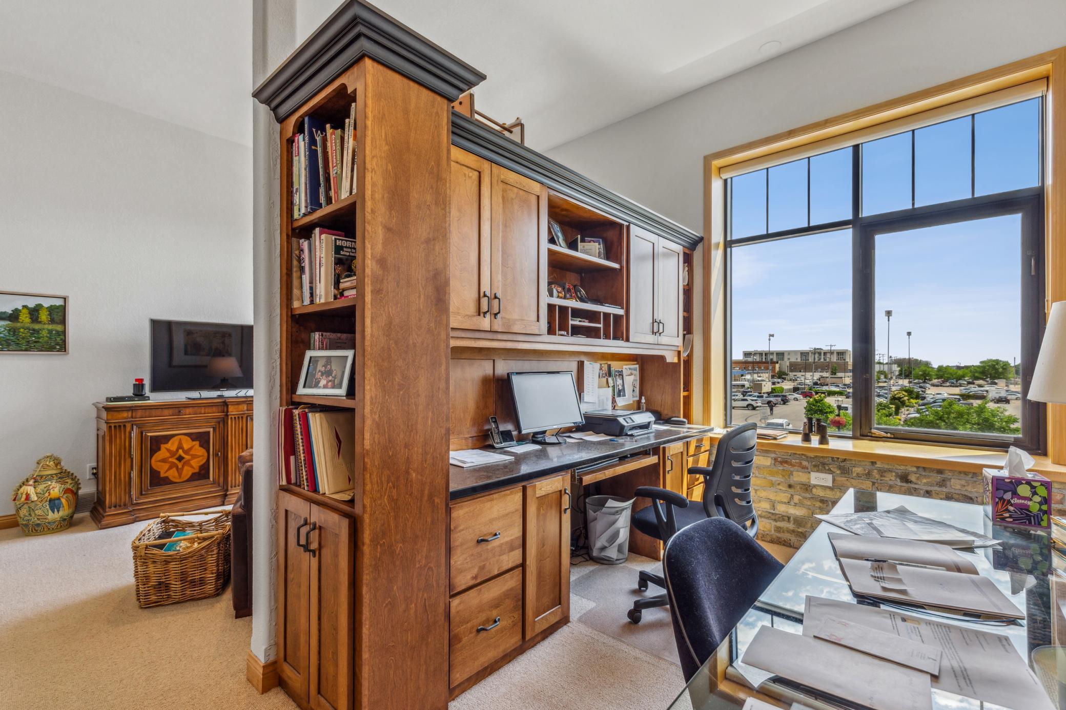 2004 condo for sale at 12 Broadway N, Unit 201 in Fargo, ND — 2 bed, 2 bath (photo 23 of 39)