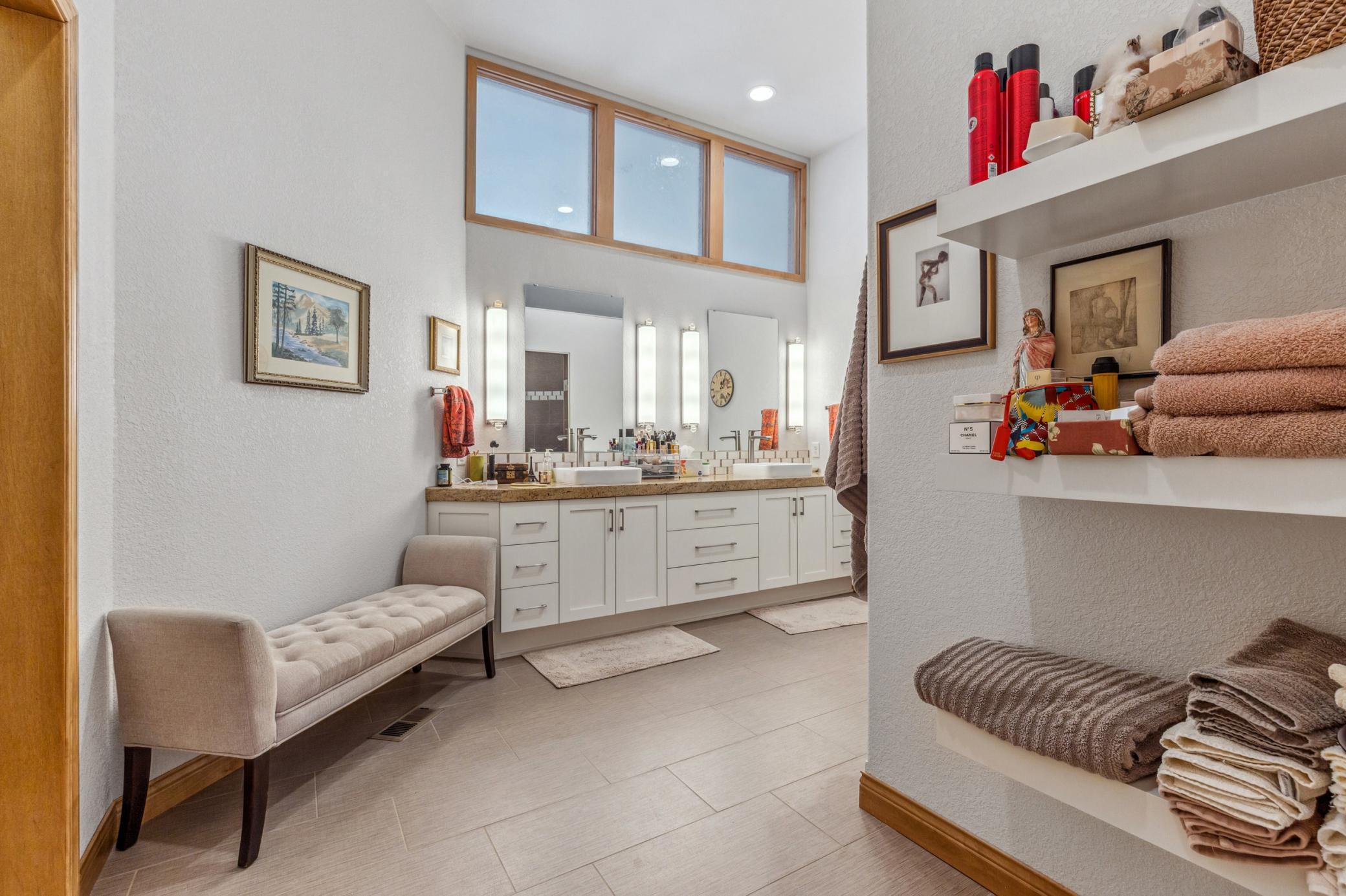 2004 condo for sale at 12 Broadway N, Unit 201 in Fargo, ND — 2 bed, 2 bath (photo 28 of 39)