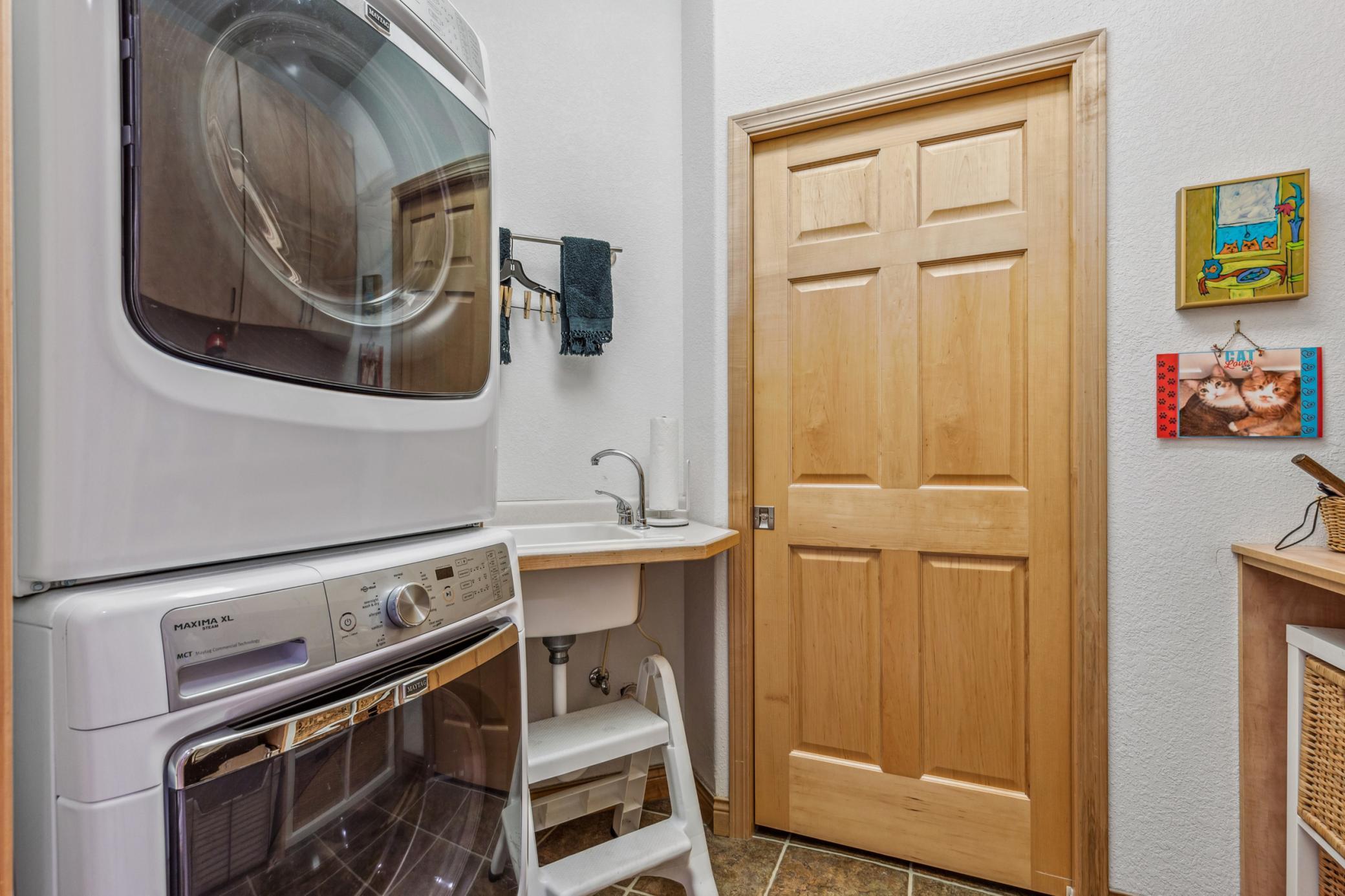 2004 condo for sale at 12 Broadway N, Unit 201 in Fargo, ND — 2 bed, 2 bath (photo 35 of 39)