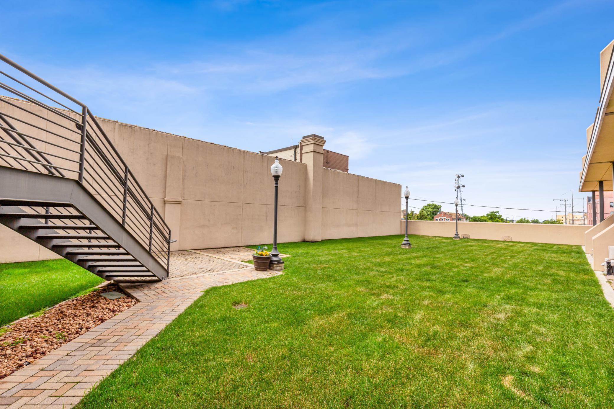 2004 condo for sale at 12 Broadway N, Unit 201 in Fargo, ND — 2 bed, 2 bath (photo 37 of 39)