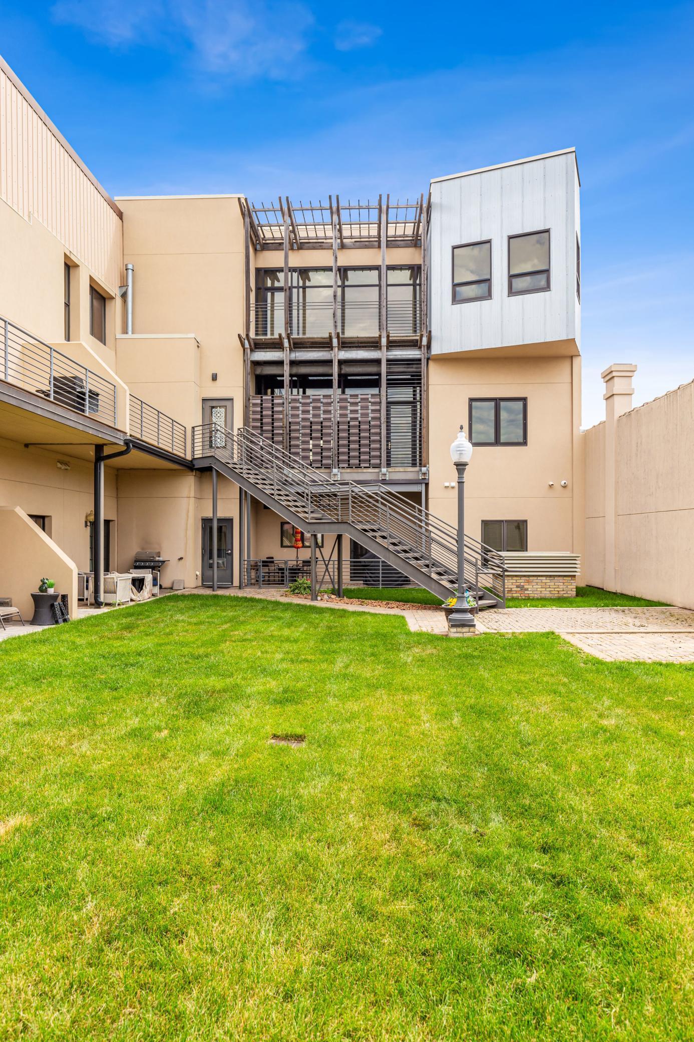 2004 condo for sale at 12 Broadway N, Unit 201 in Fargo, ND — 2 bed, 2 bath (photo 39 of 39)