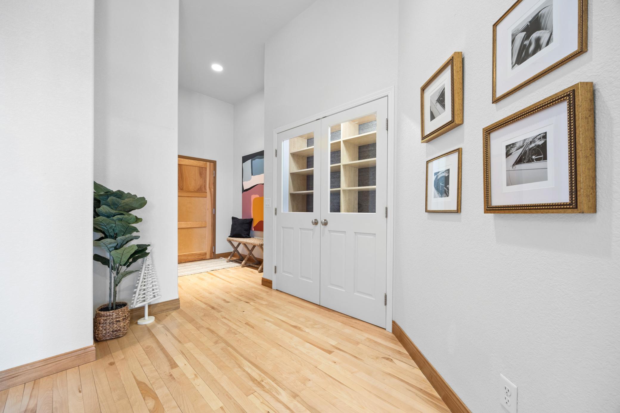 2004 condo for sale at 12 Broadway N, Unit 201 in Fargo, ND — 2 bed, 2 bath (photo 5 of 39)