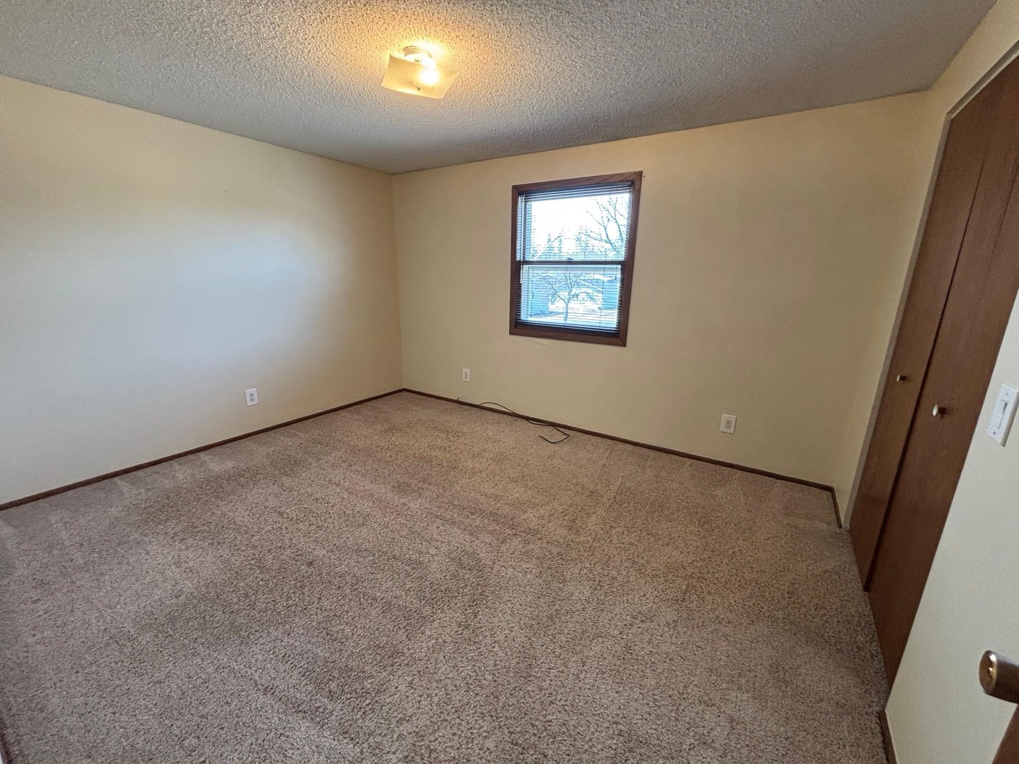 1969 single family home for sale at 804 Crocker Avenue S in Thief River Falls, MN — 4 bed, 3 bath (photo 14 of 33)