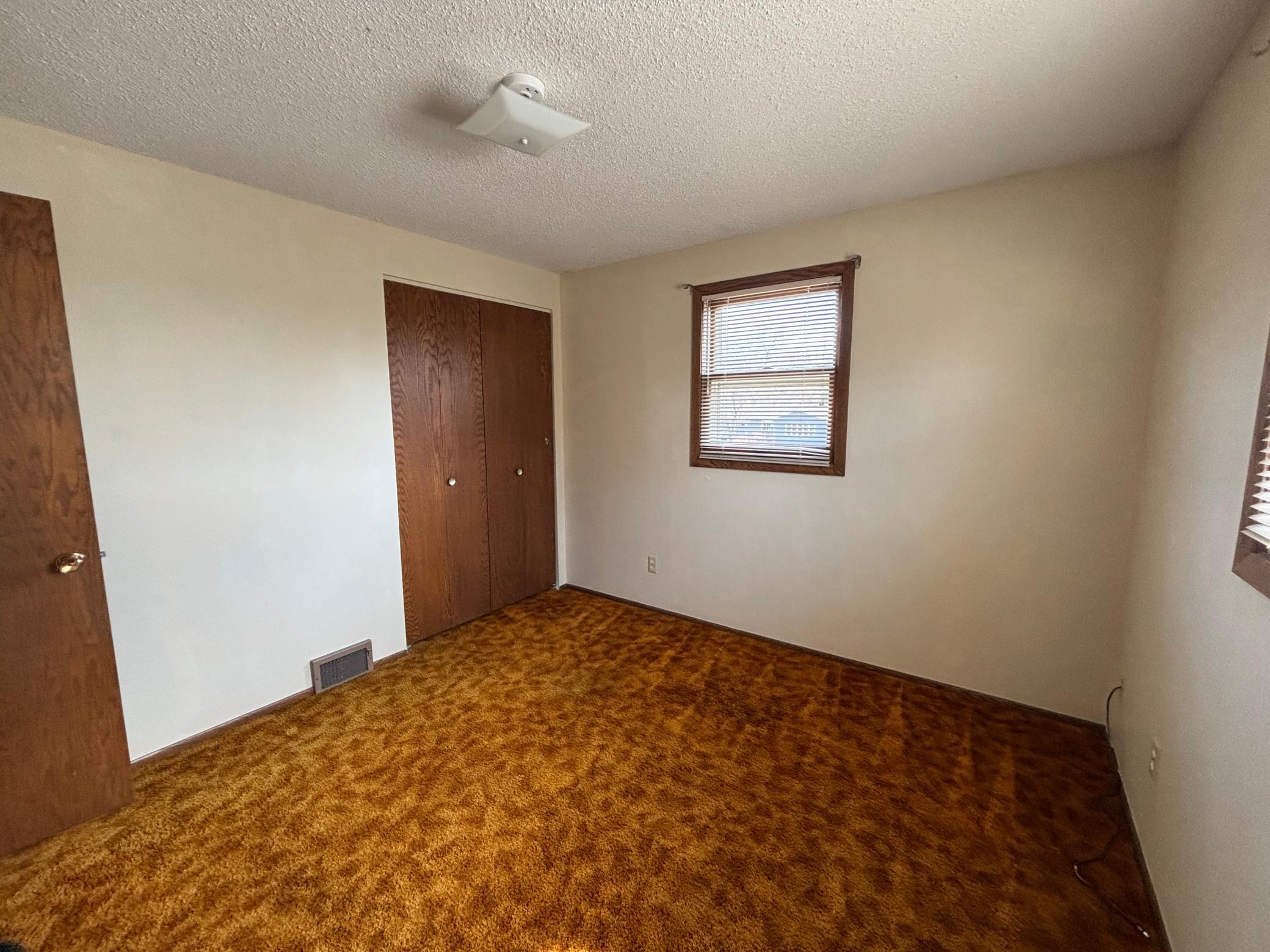 1969 single family home for sale at 804 Crocker Avenue S in Thief River Falls, MN — 4 bed, 3 bath (photo 25 of 33)