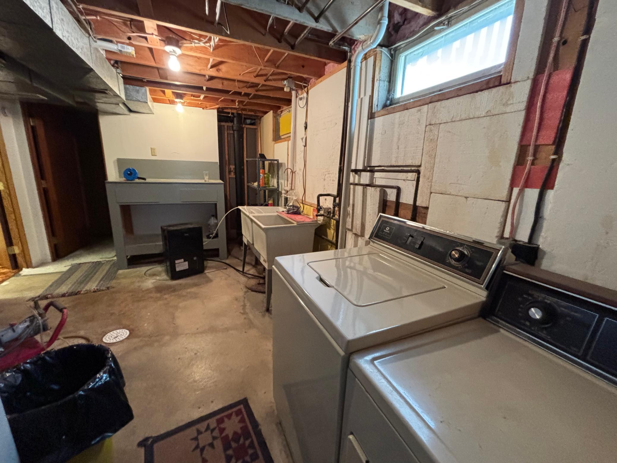 1969 single family home for sale at 804 Crocker Avenue S in Thief River Falls, MN — 4 bed, 3 bath (photo 31 of 33)