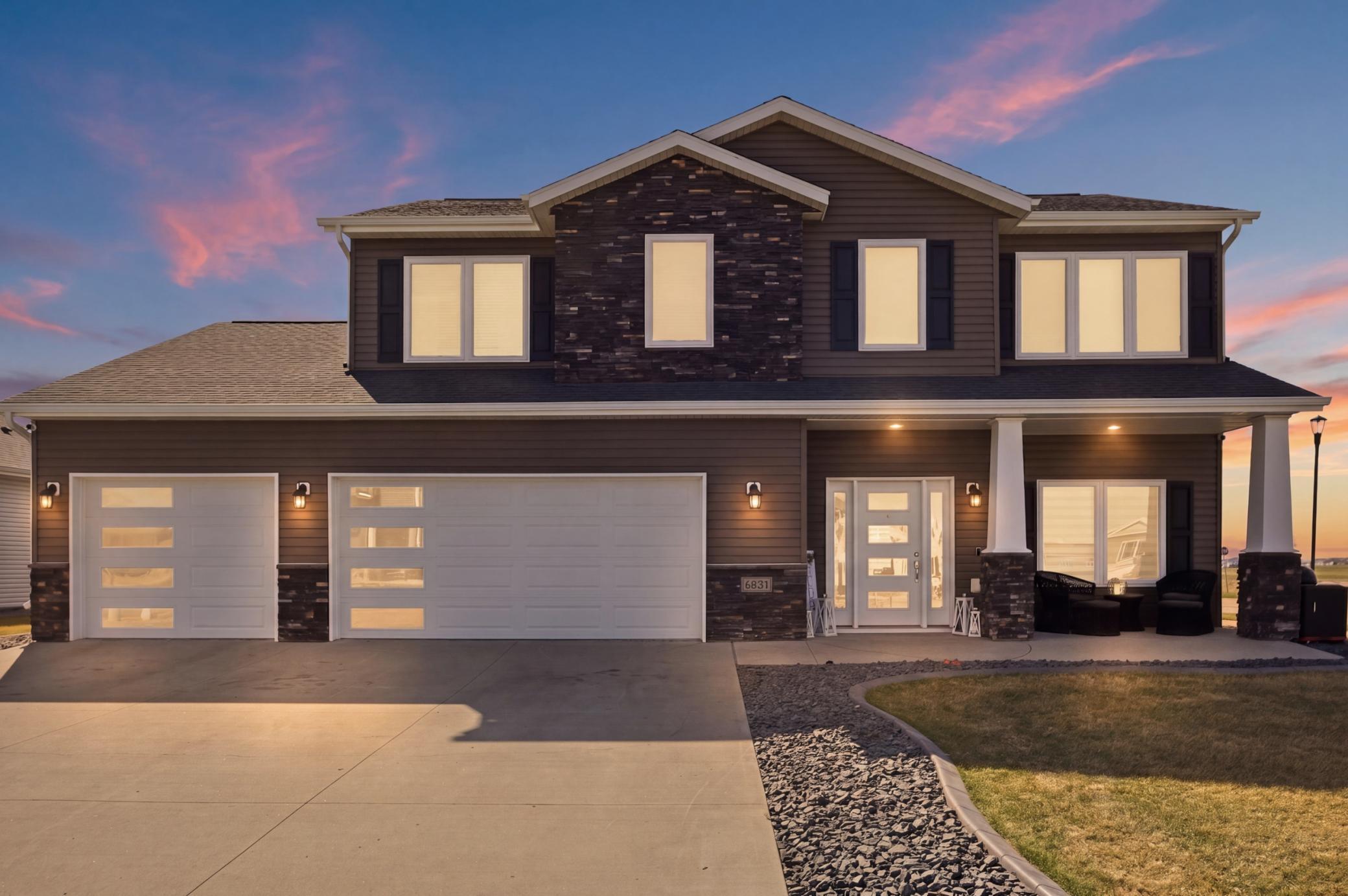 2017 single family home for sale at 5651 43rd Street S in Fargo, ND — 5 bed, 3 bath (photo 2 of 46)