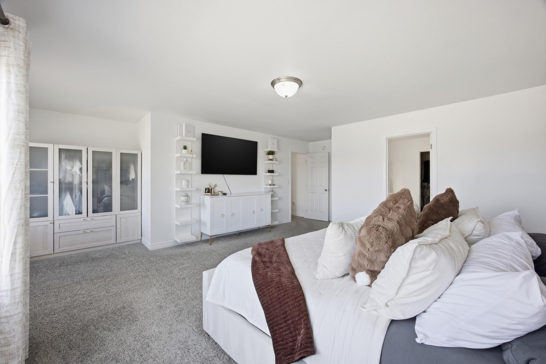 2017 single family home for sale at 5651 43rd Street S in Fargo, ND — 5 bed, 3 bath (photo 16 of 46)