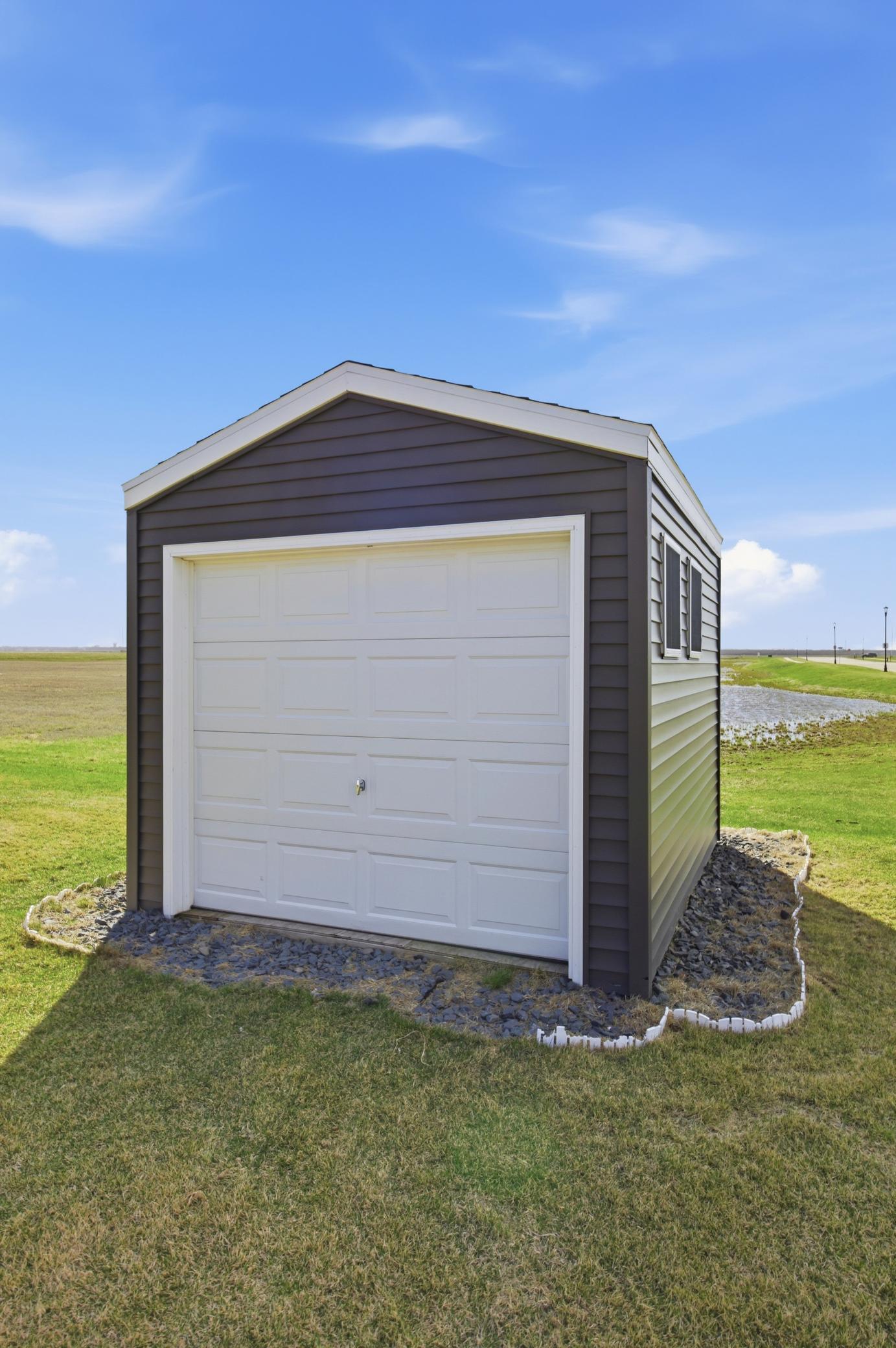 2017 single family home for sale at 5651 43rd Street S in Fargo, ND — 5 bed, 3 bath (photo 36 of 46)