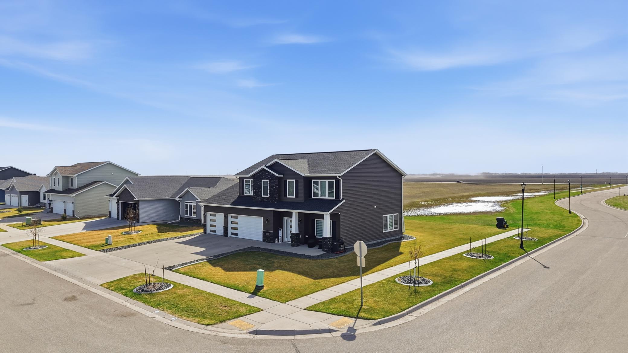2017 single family home for sale at 5651 43rd Street S in Fargo, ND — 5 bed, 3 bath (photo 37 of 46)