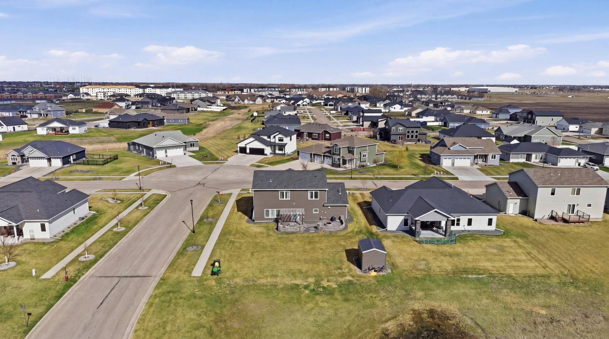 2017 single family home for sale at 5651 43rd Street S in Fargo, ND — 5 bed, 3 bath (photo 40 of 46)