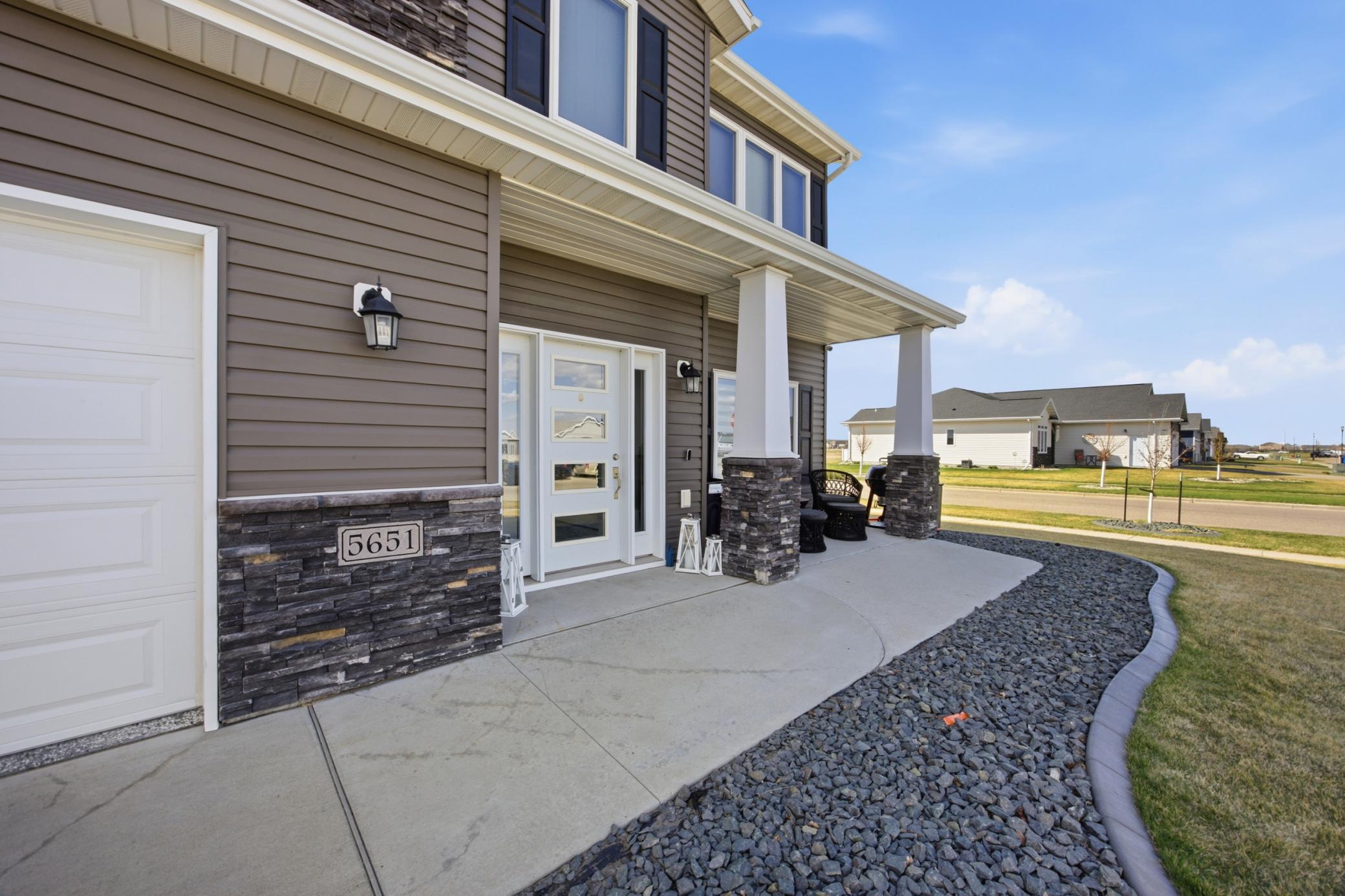 2017 single family home for sale at 5651 43rd Street S in Fargo, ND — 5 bed, 3 bath (photo 6 of 46)