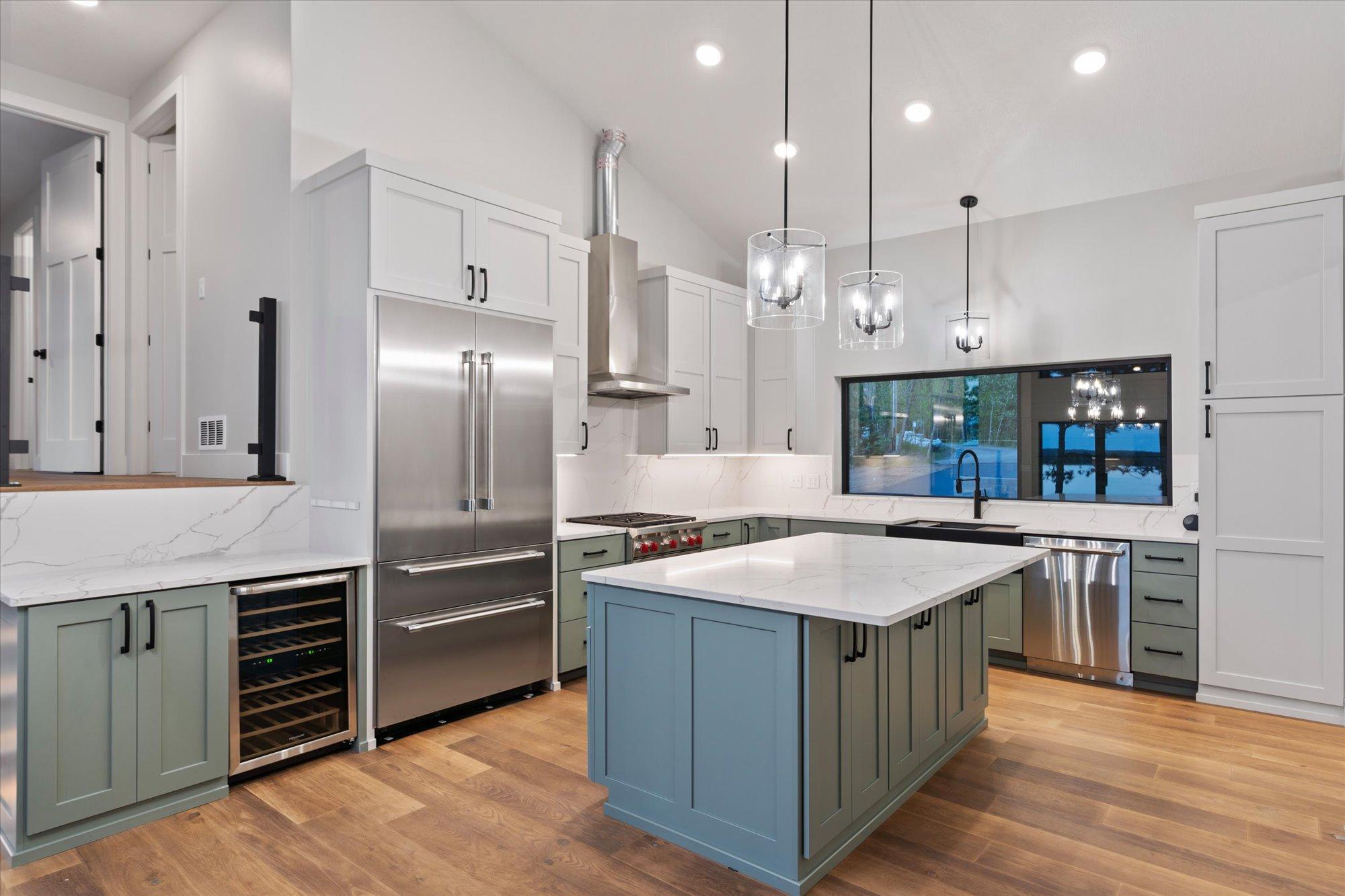 2026 single family home for sale at 11389 E Steamboat Bay Road in East Gull Lake, MN — 5 bed, 6 bath (photo 13 of 41)