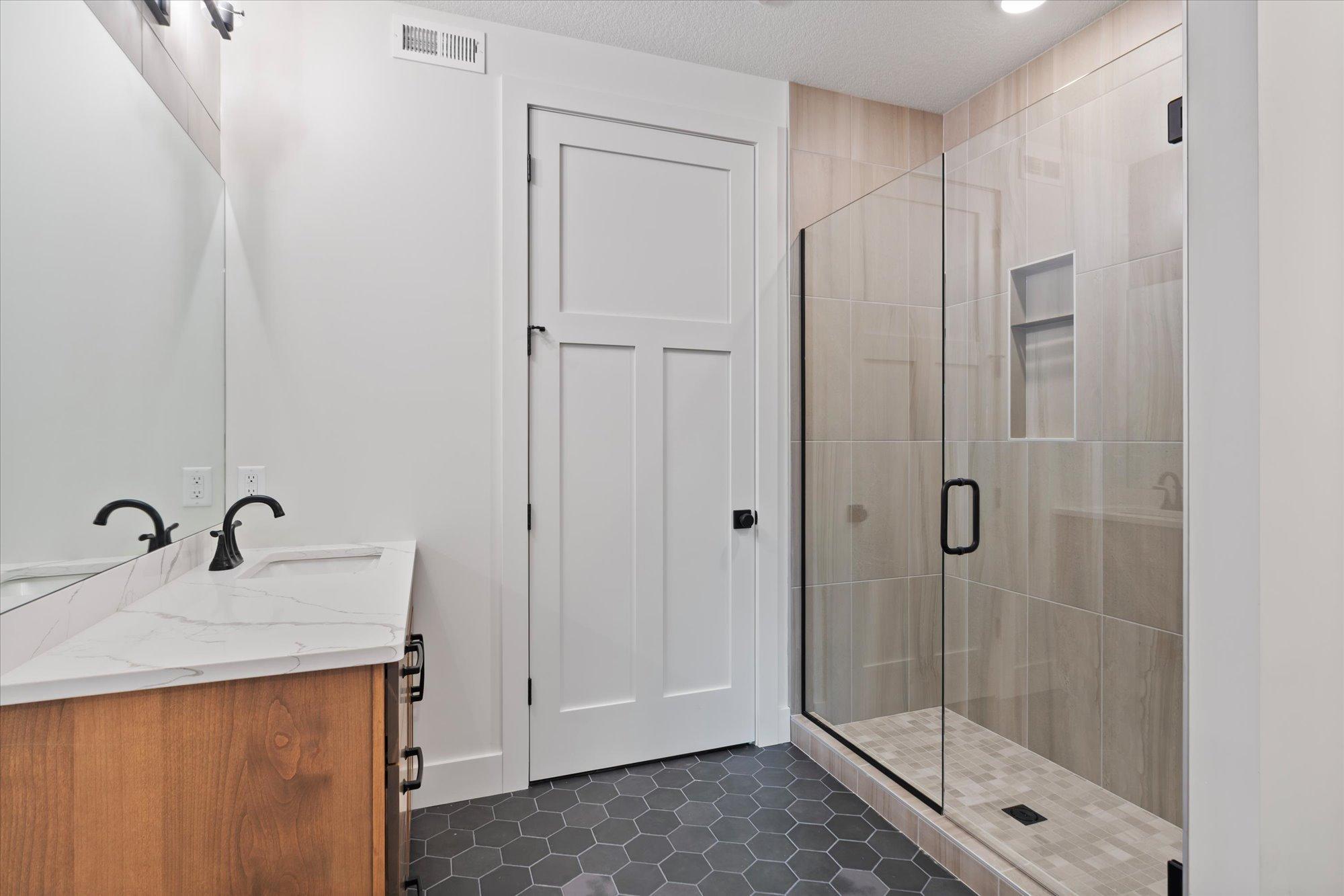 2026 single family home for sale at 11389 E Steamboat Bay Road in East Gull Lake, MN — 5 bed, 6 bath (photo 23 of 41)