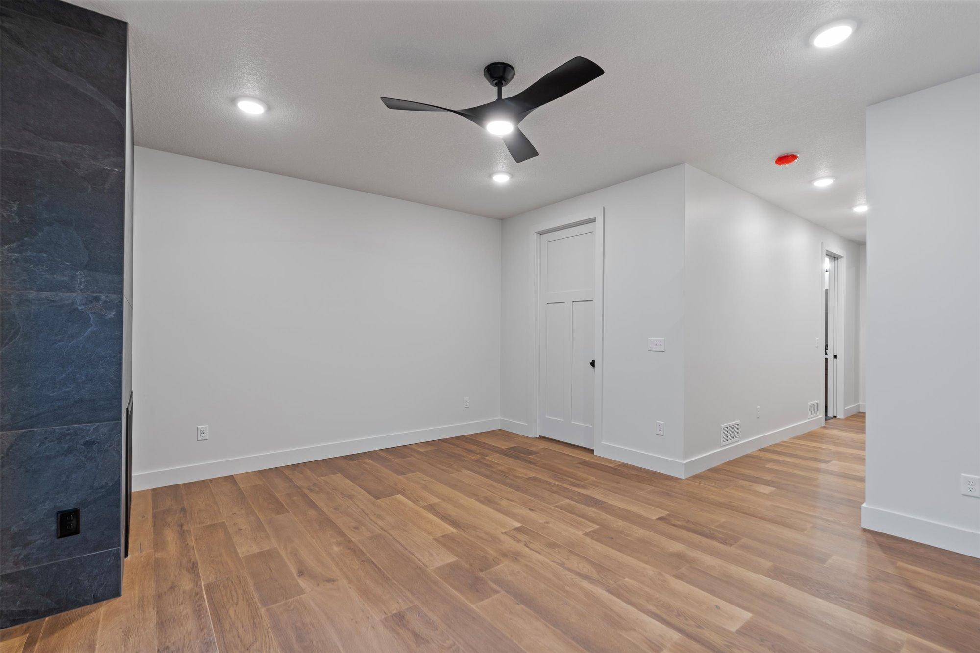 2026 single family home for sale at 11389 E Steamboat Bay Road in East Gull Lake, MN — 5 bed, 6 bath (photo 26 of 41)