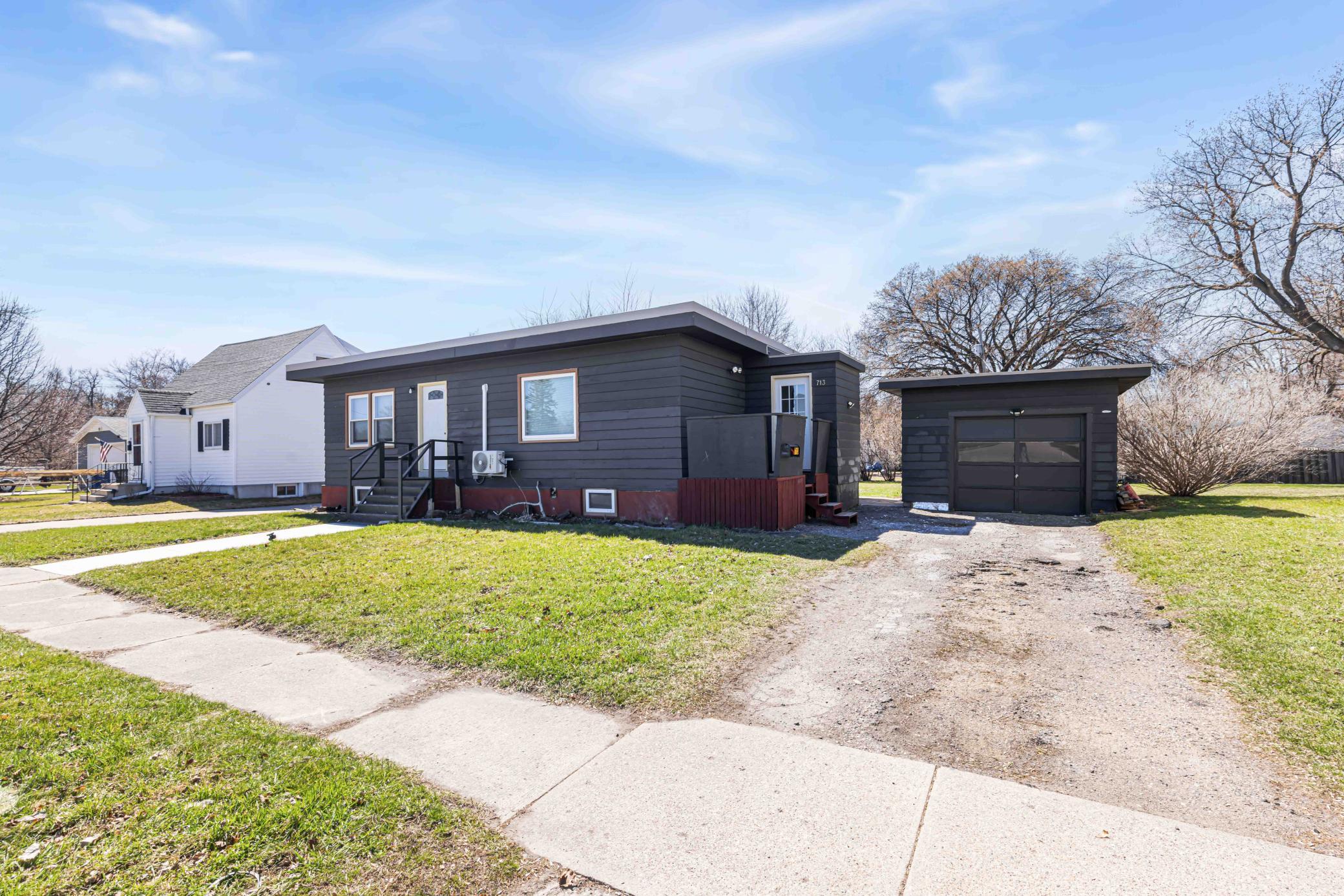 713 13th Street N, Moorhead MN 56560 - Photo 2 of 28