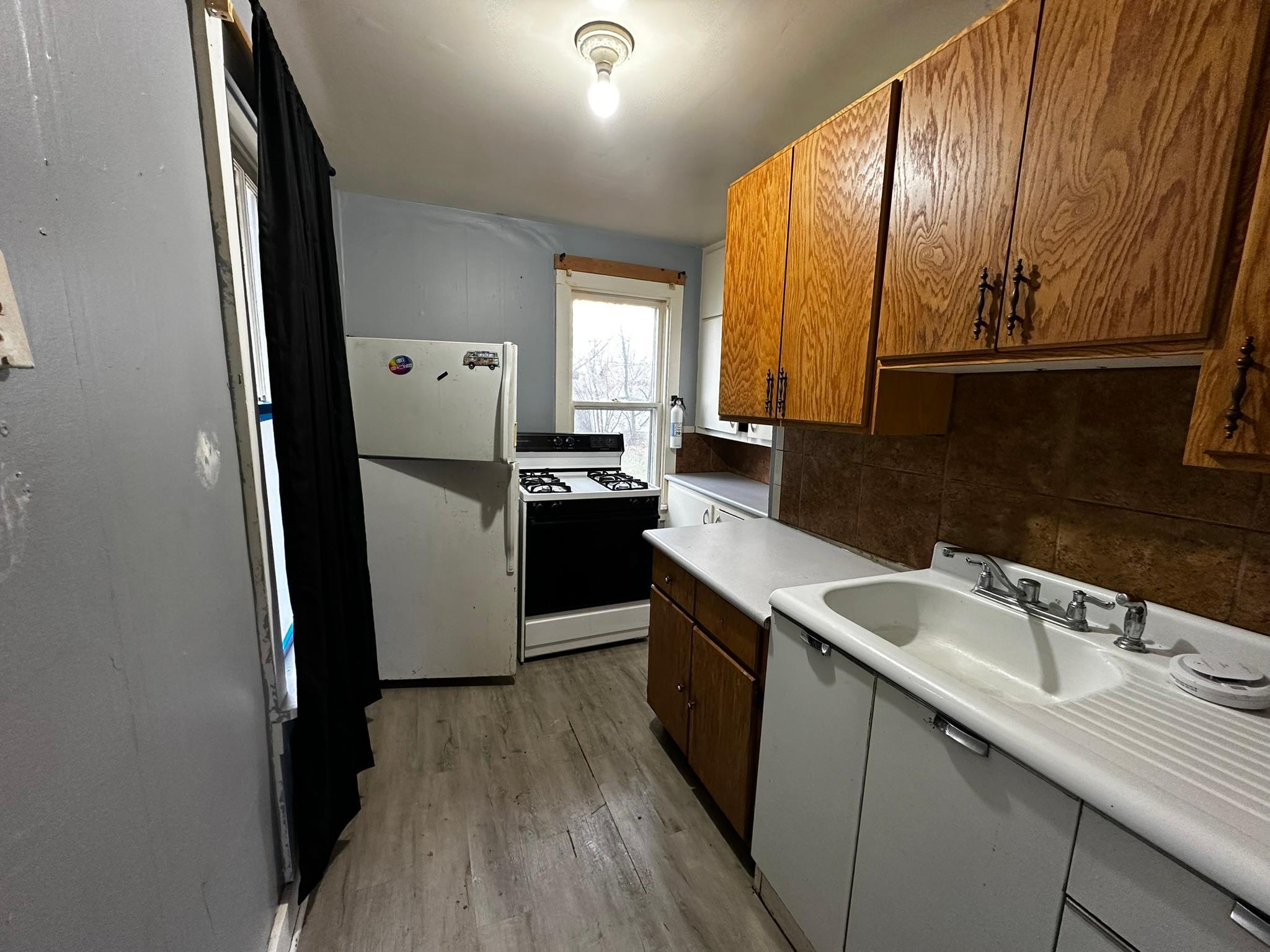 1908 single family home for sale at 206 SW 7th Street in Brainerd, MN — 1 bed, 1 bath (photo 8 of 11)