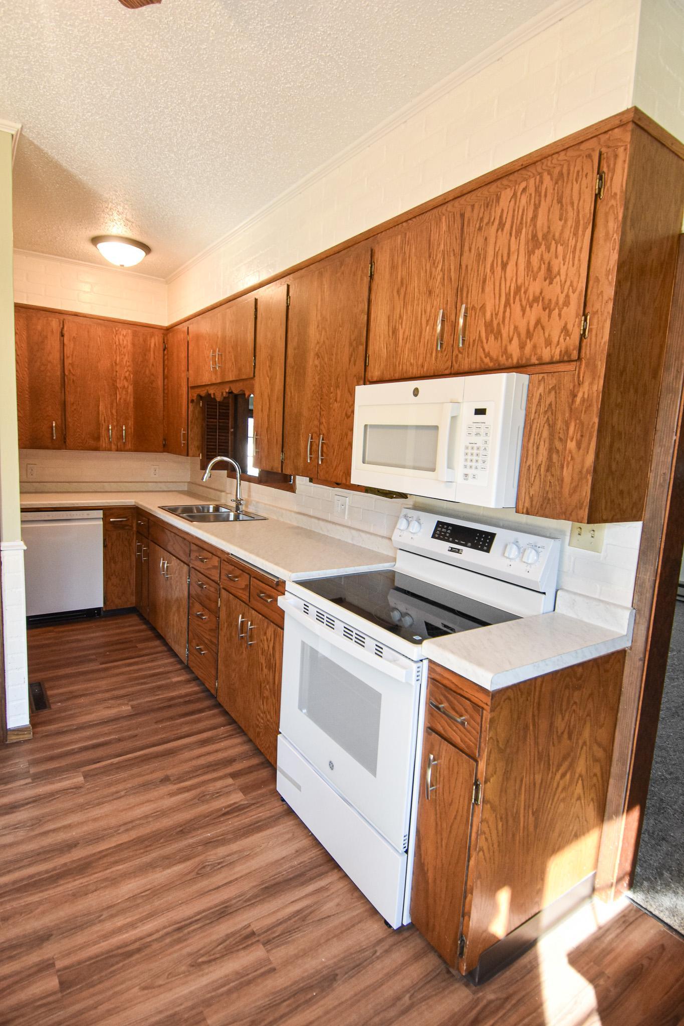 1969 single family home for sale at 203 E Fletcher Avenue in Warren, MN — 4 bed, 3 bath (photo 22 of 57)