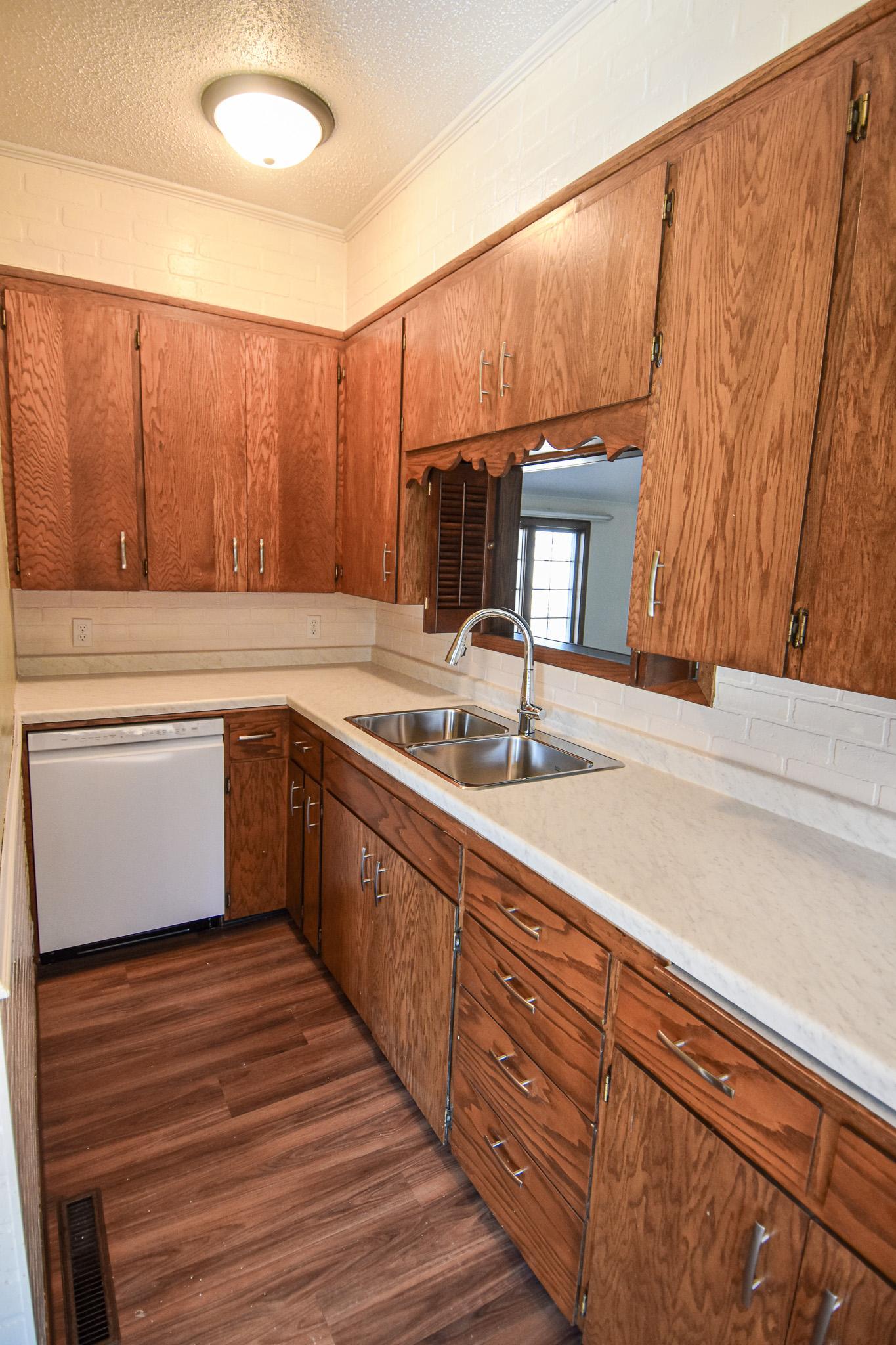 1969 single family home for sale at 203 E Fletcher Avenue in Warren, MN — 4 bed, 3 bath (photo 24 of 57)