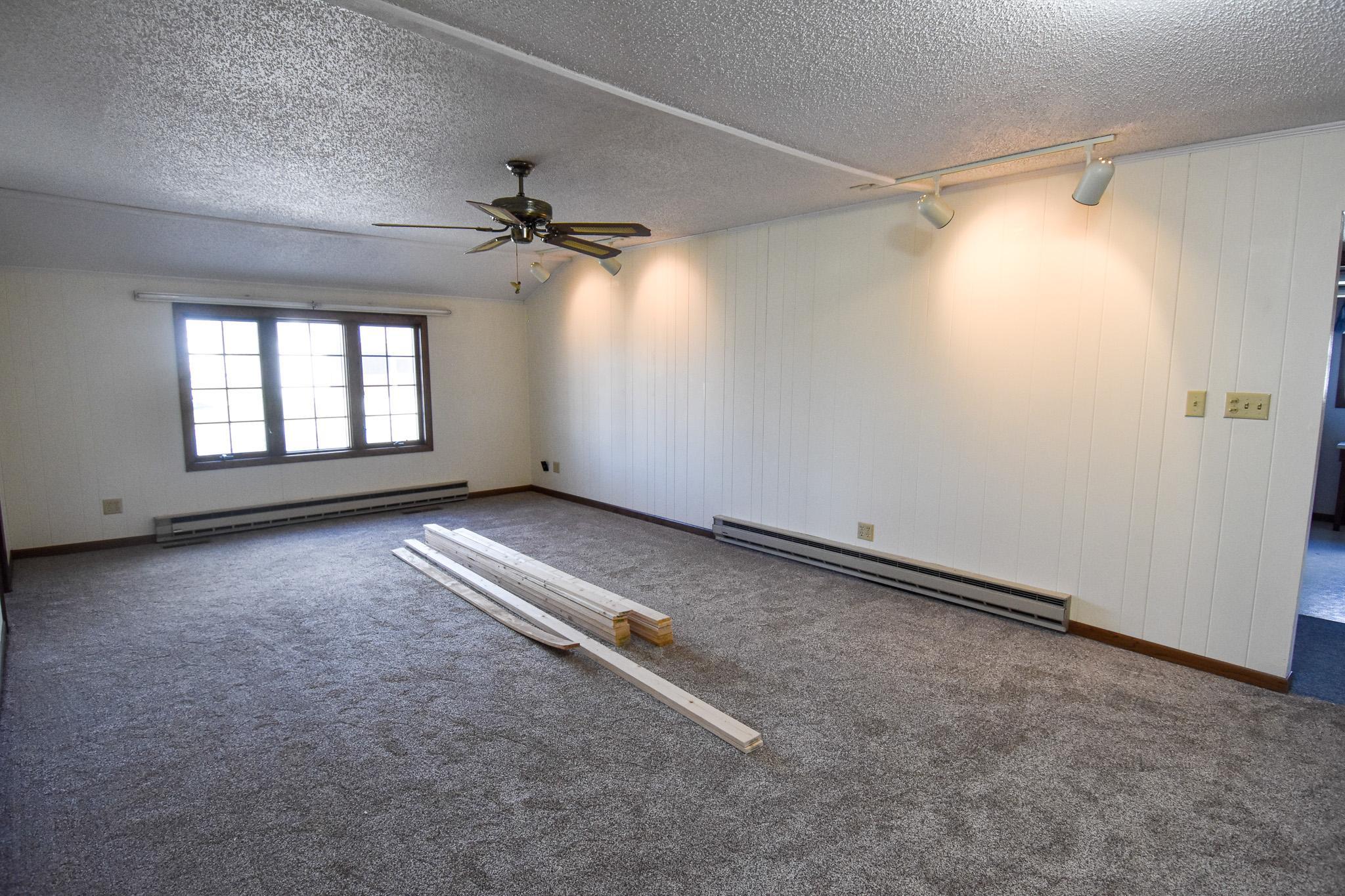 1969 single family home for sale at 203 E Fletcher Avenue in Warren, MN — 4 bed, 3 bath (photo 28 of 57)