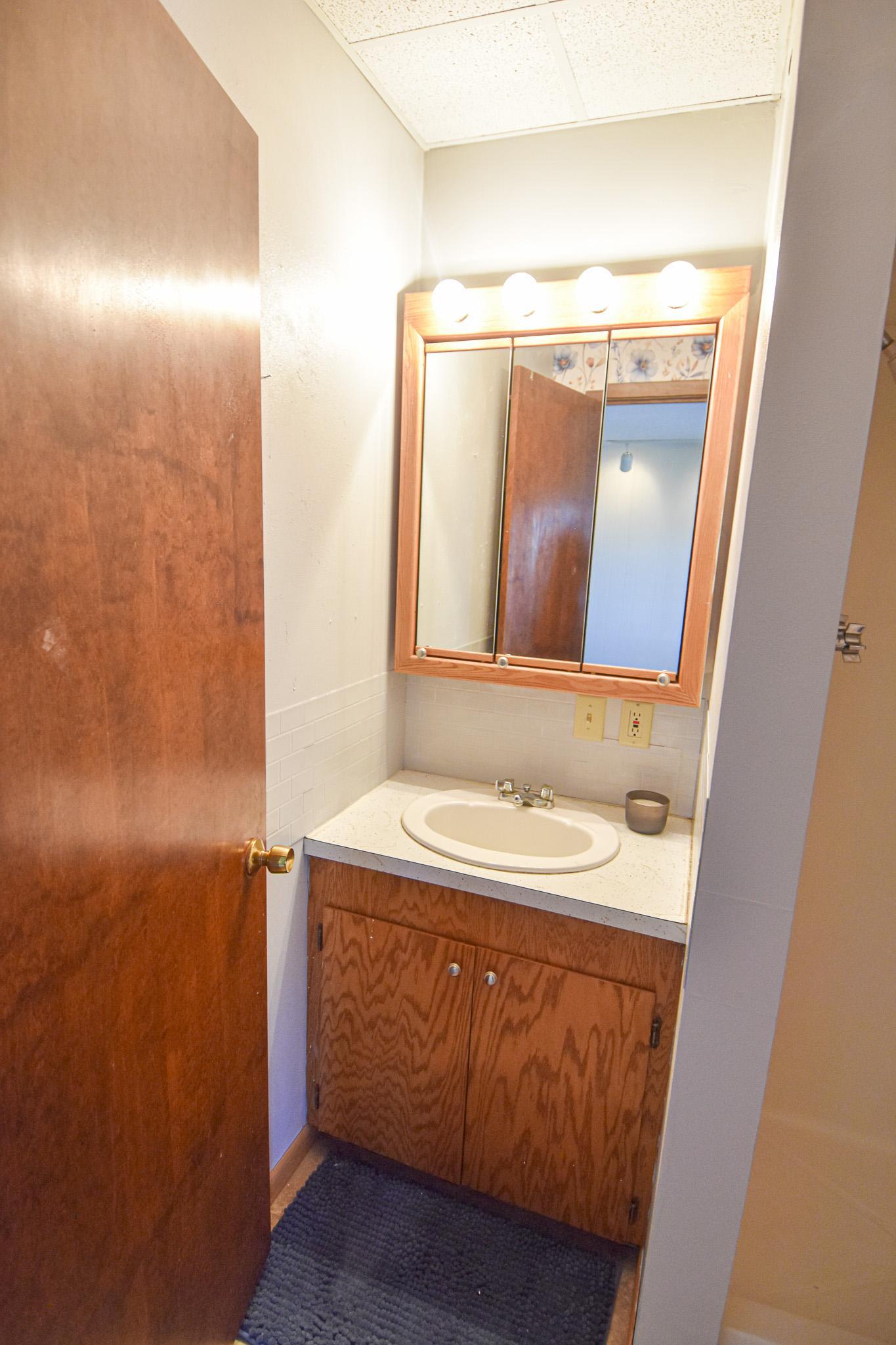 1969 single family home for sale at 203 E Fletcher Avenue in Warren, MN — 4 bed, 3 bath (photo 33 of 57)