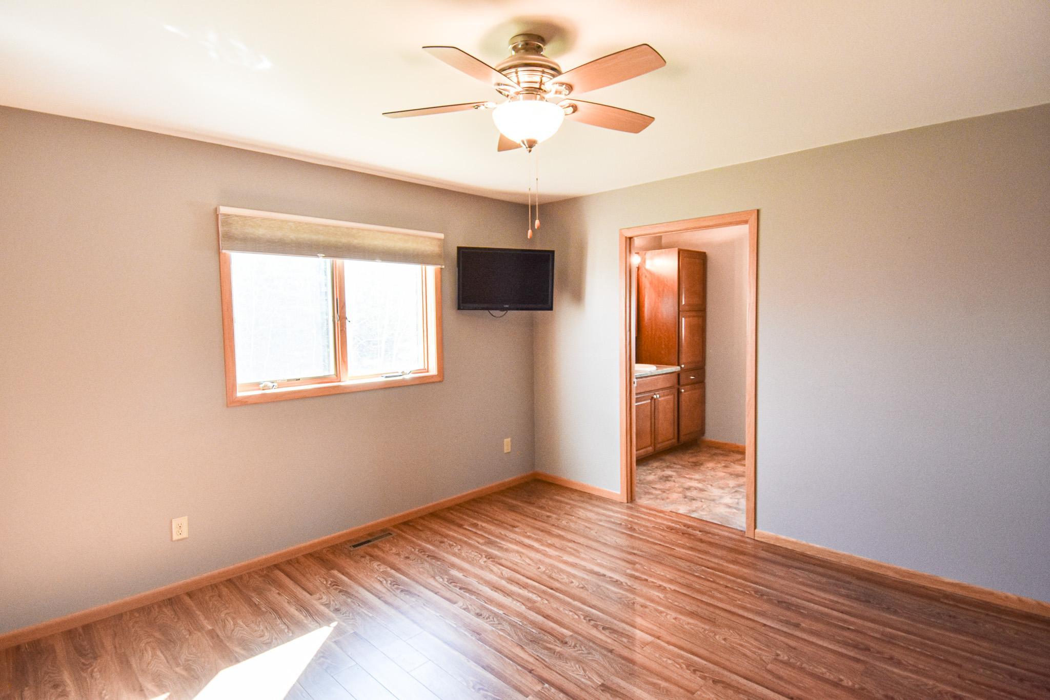 1969 single family home for sale at 203 E Fletcher Avenue in Warren, MN — 4 bed, 3 bath (photo 38 of 57)