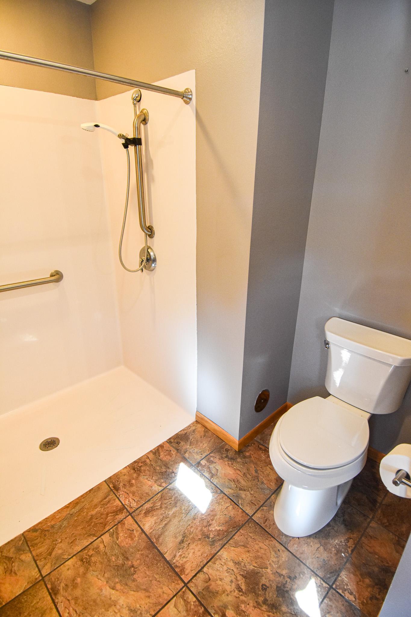 1969 single family home for sale at 203 E Fletcher Avenue in Warren, MN — 4 bed, 3 bath (photo 39 of 57)