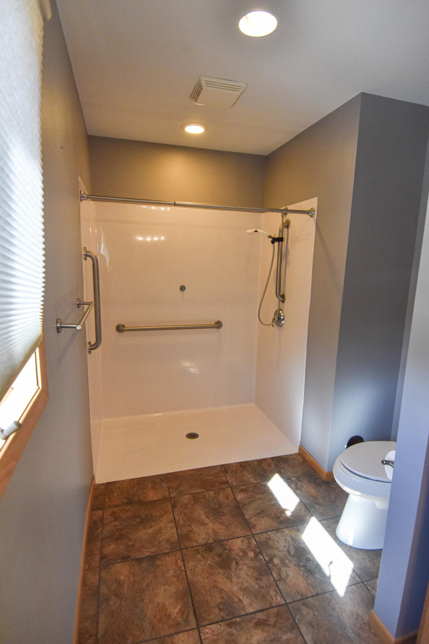1969 single family home for sale at 203 E Fletcher Avenue in Warren, MN — 4 bed, 3 bath (photo 41 of 57)