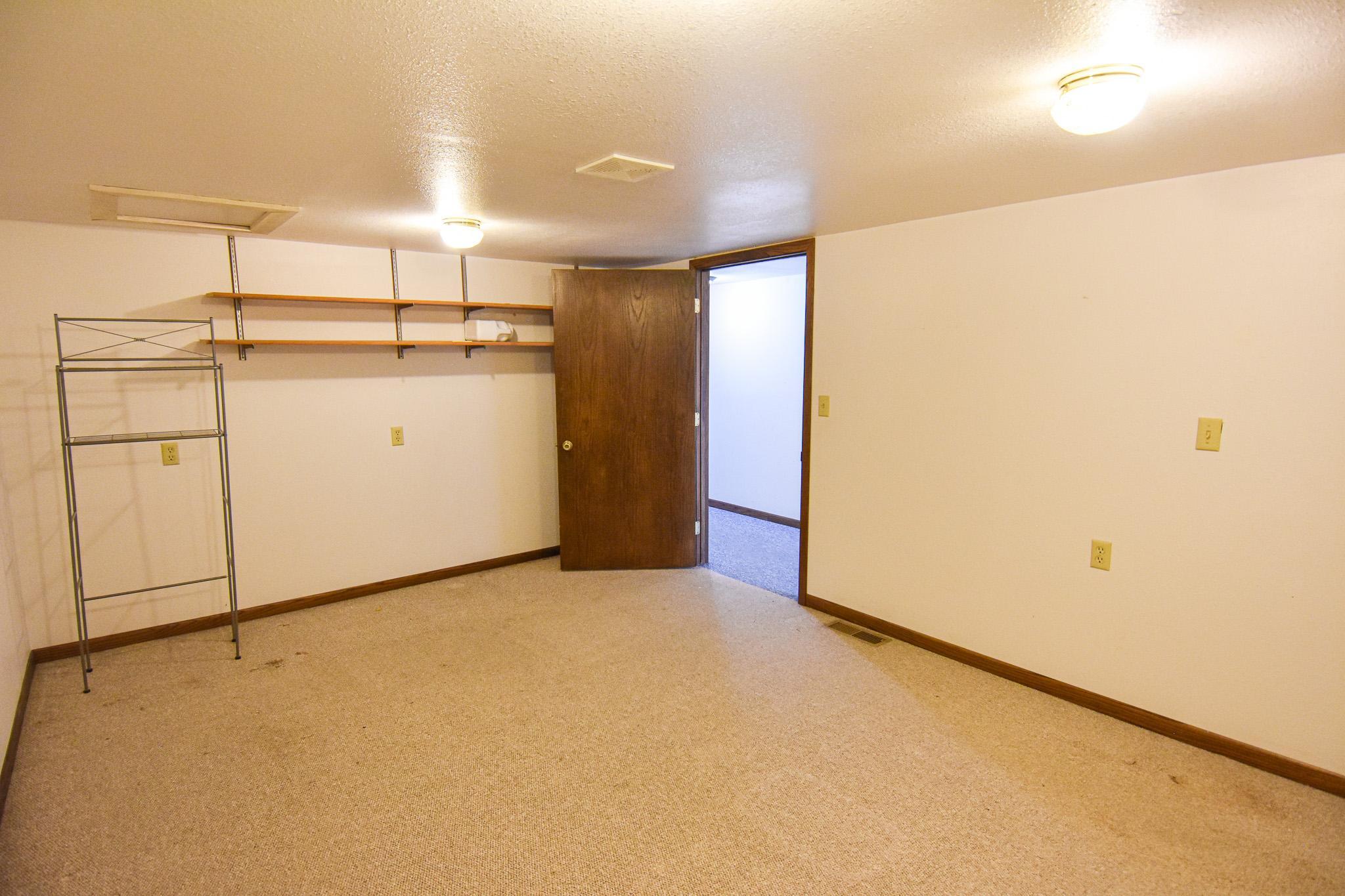 1969 single family home for sale at 203 E Fletcher Avenue in Warren, MN — 4 bed, 3 bath (photo 45 of 57)