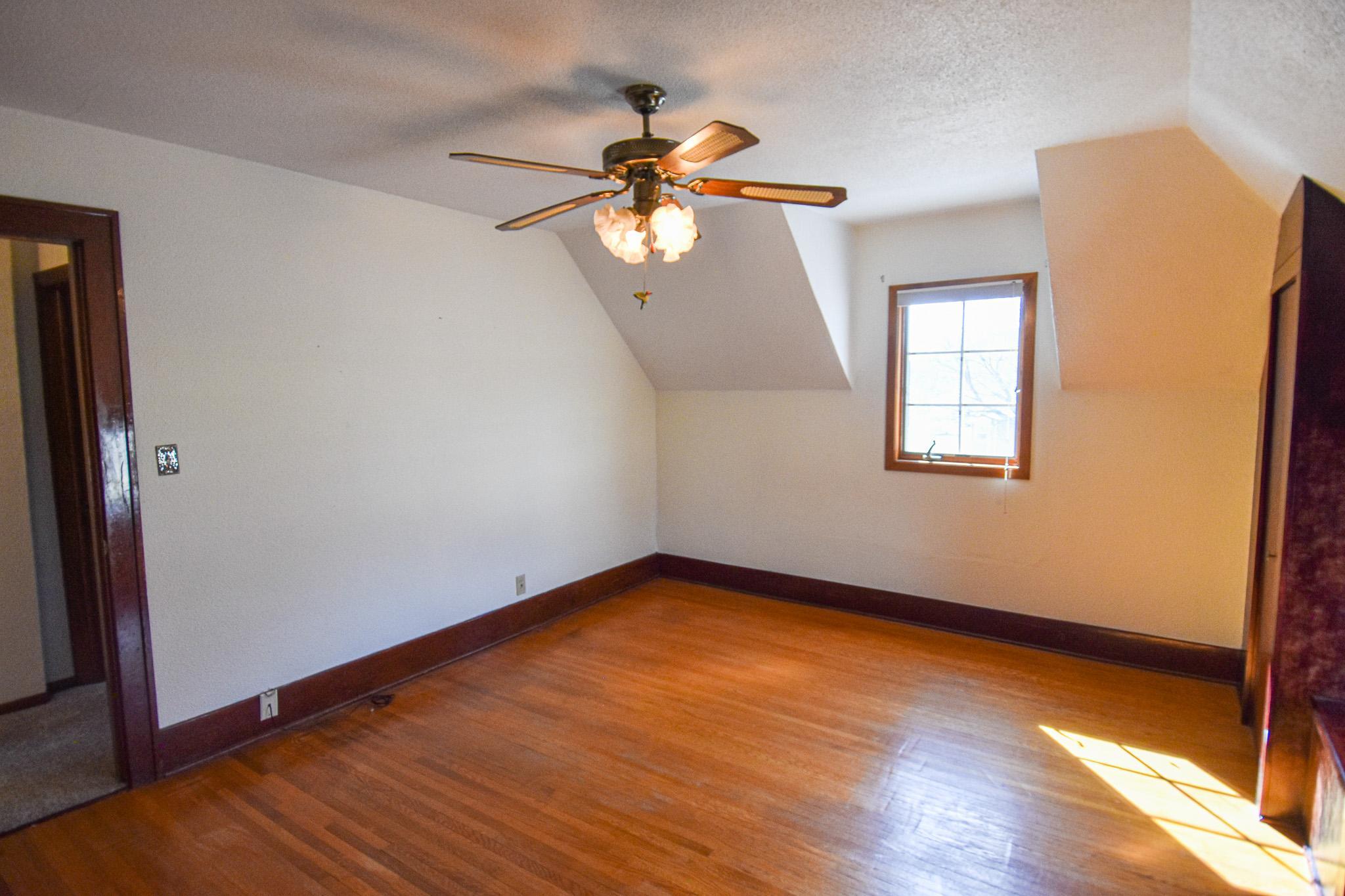 1969 single family home for sale at 203 E Fletcher Avenue in Warren, MN — 4 bed, 3 bath (photo 46 of 57)