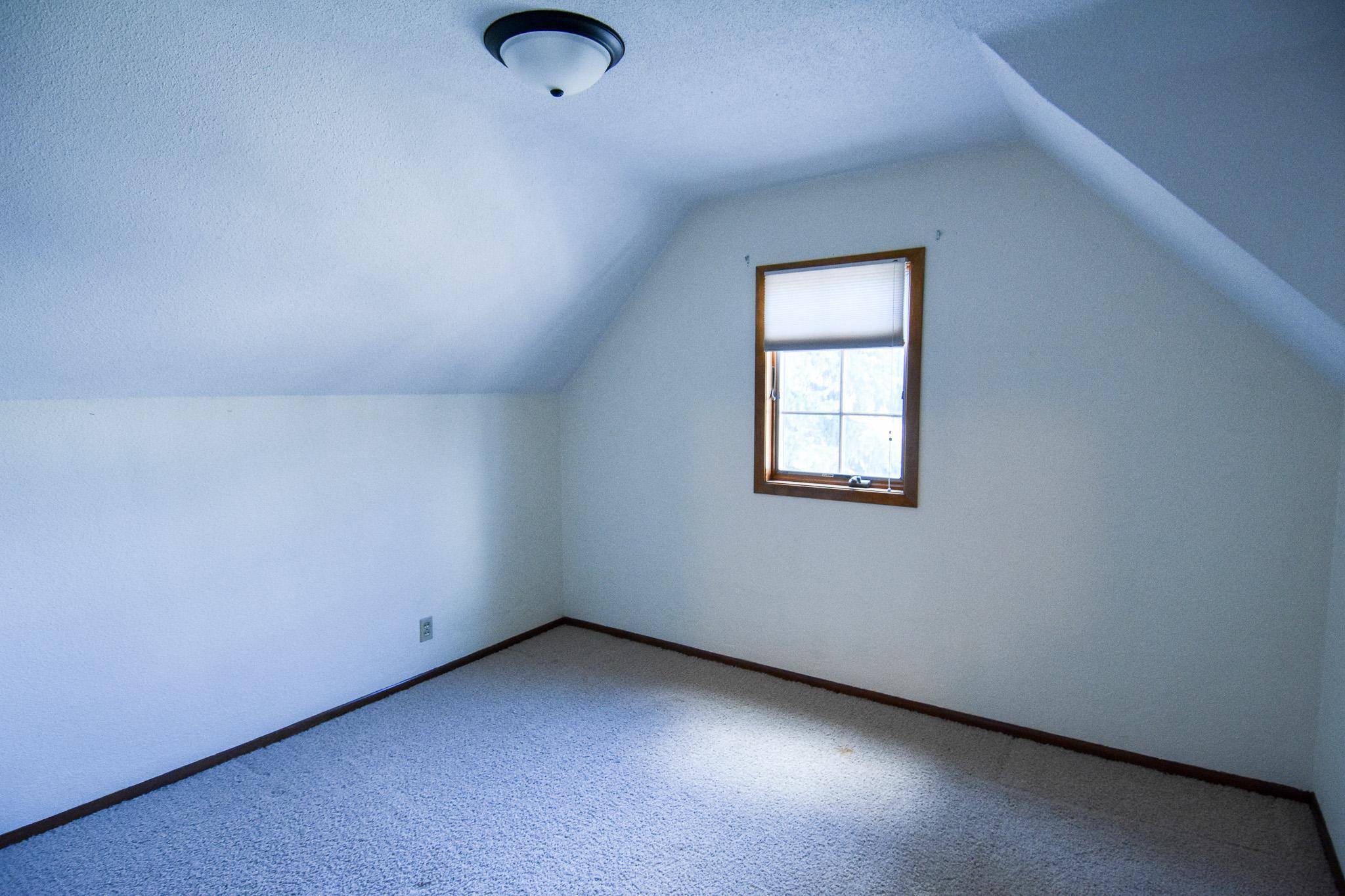1969 single family home for sale at 203 E Fletcher Avenue in Warren, MN — 4 bed, 3 bath (photo 49 of 57)