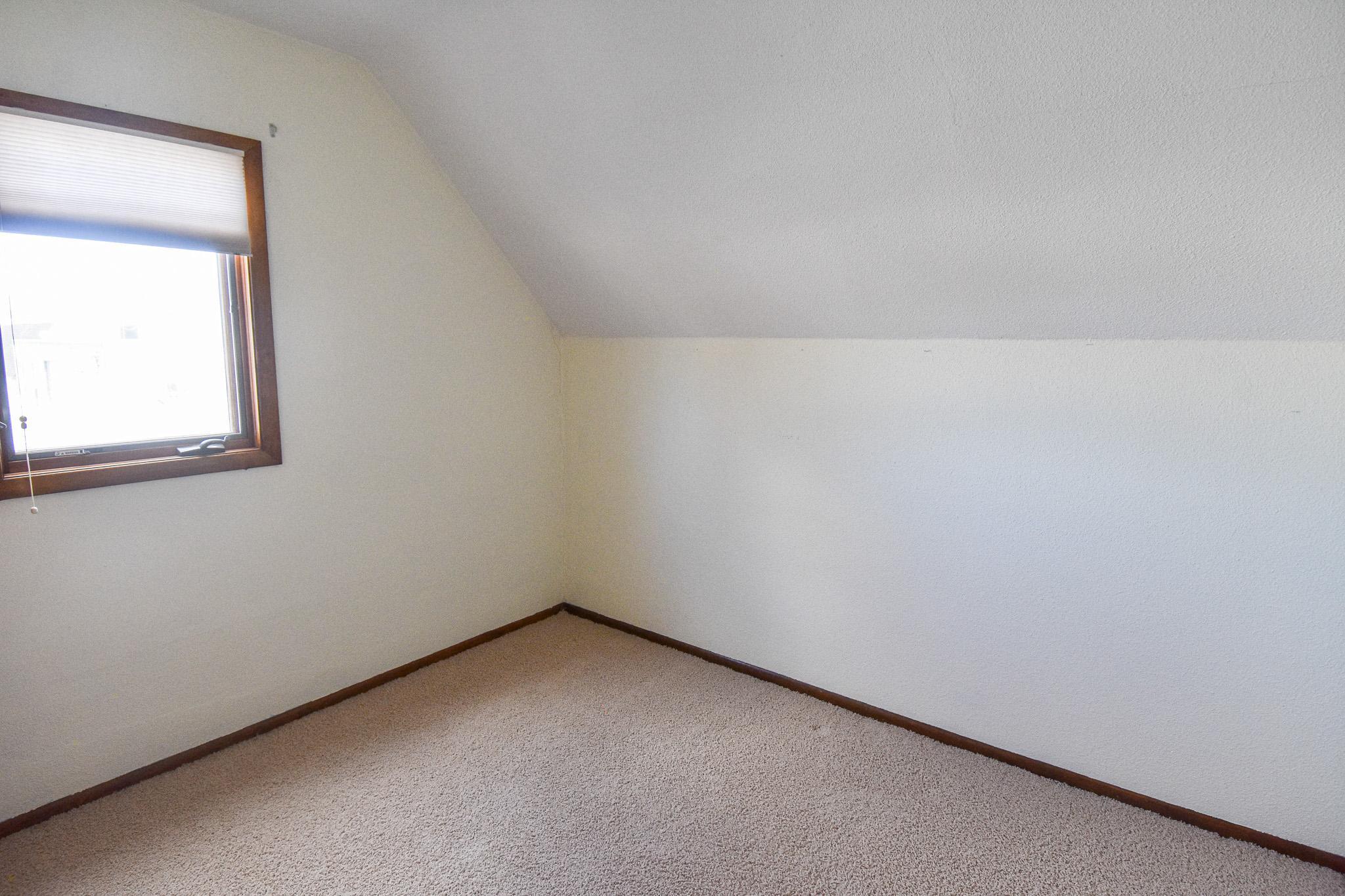 1969 single family home for sale at 203 E Fletcher Avenue in Warren, MN — 4 bed, 3 bath (photo 52 of 57)