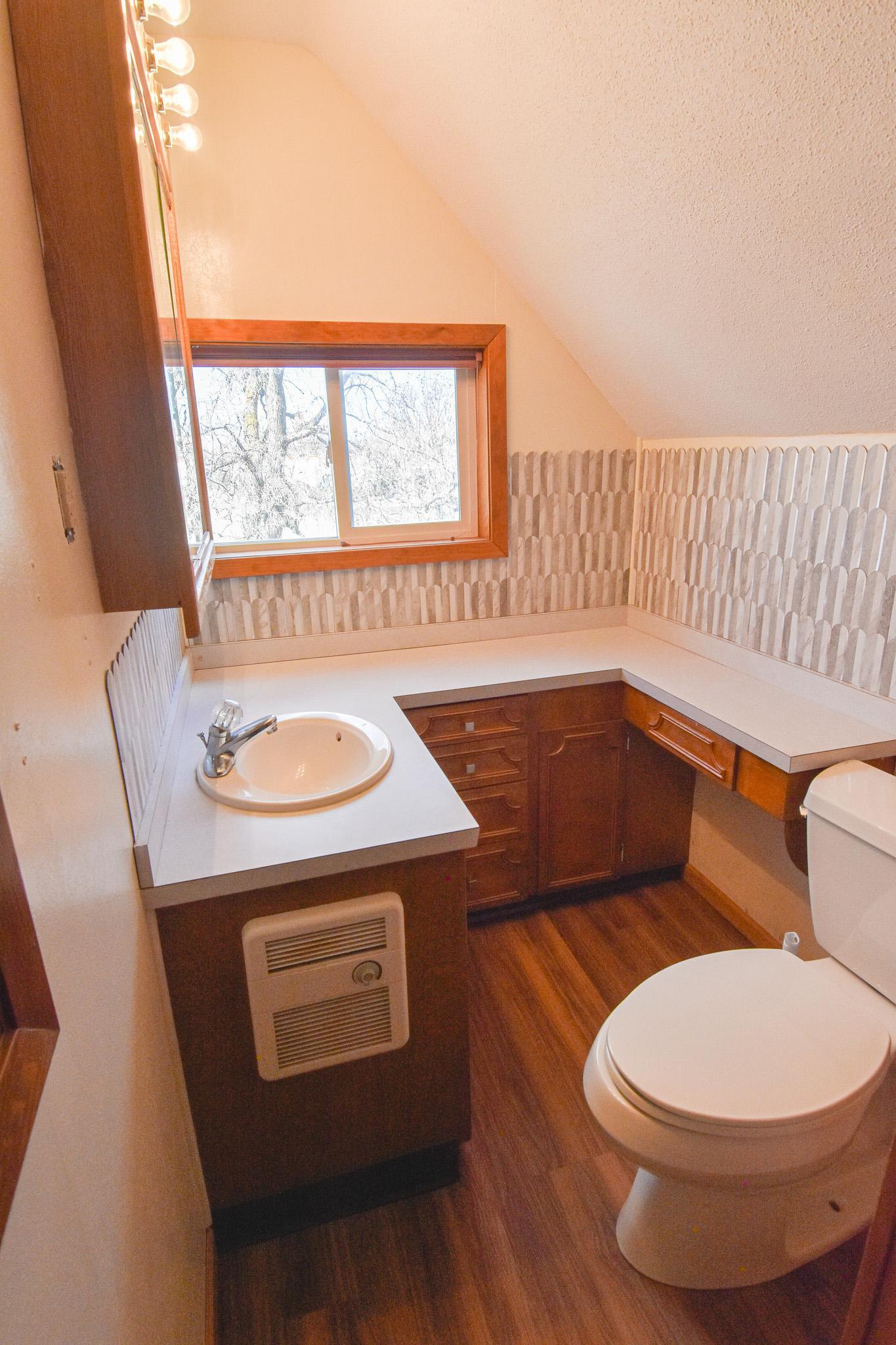 1969 single family home for sale at 203 E Fletcher Avenue in Warren, MN — 4 bed, 3 bath (photo 54 of 57)