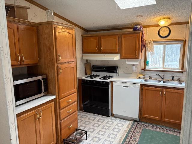1997 single family home for sale at 7869 Lunar Lane in Pequot Lakes, MN — 3 bed, 2 bath (photo 15 of 27)