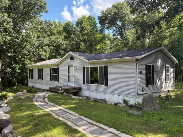 1997 single family home for sale at 7869 Lunar Lane in Pequot Lakes, MN — 3 bed, 2 bath (photo 2 of 31)