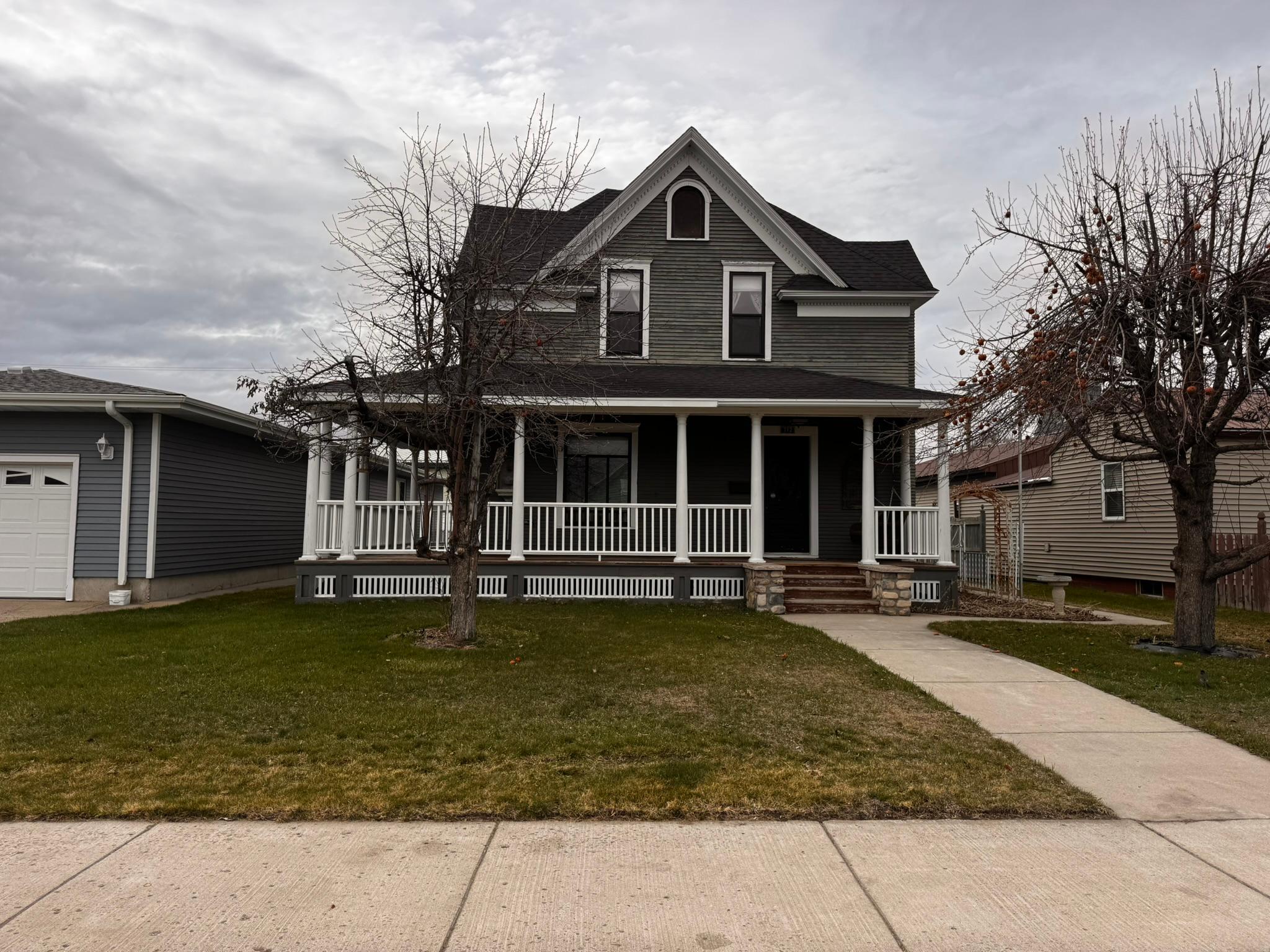 1920 single family home for sale at 712 Burke Avenue in Harvey, ND — 3 bed, 2 bath (photo 2 of 41)