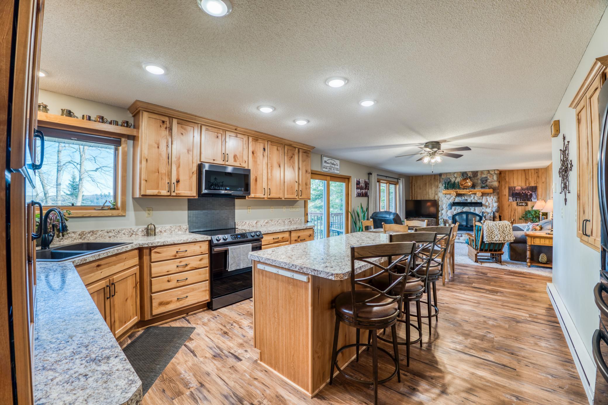 1998 single family home for sale at 32061 Primrose Lane in Laporte, MN — 3 bed, 2 bath (photo 16 of 101)