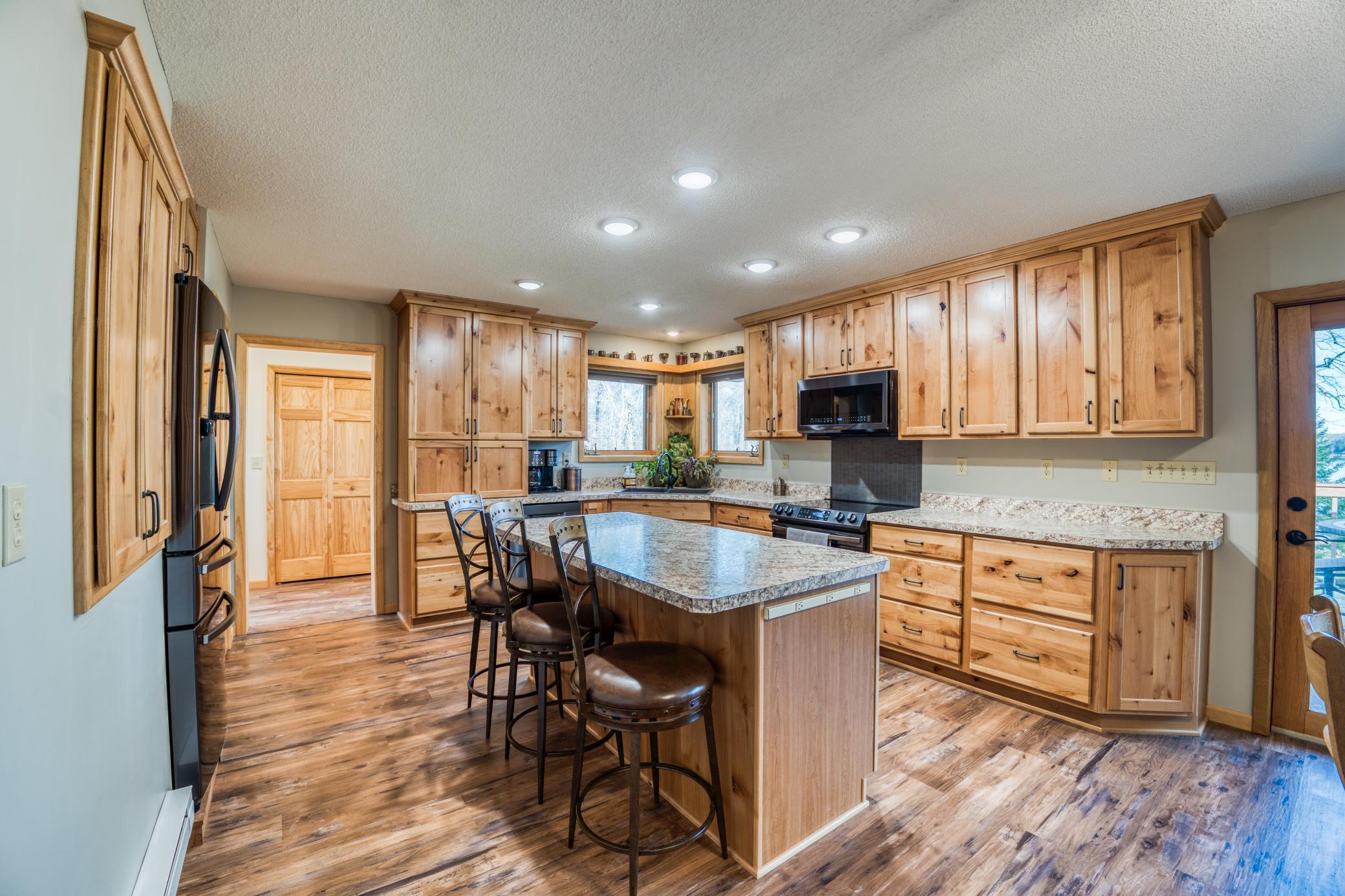 1998 single family home for sale at 32061 Primrose Lane in Laporte, MN — 3 bed, 2 bath (photo 17 of 101)