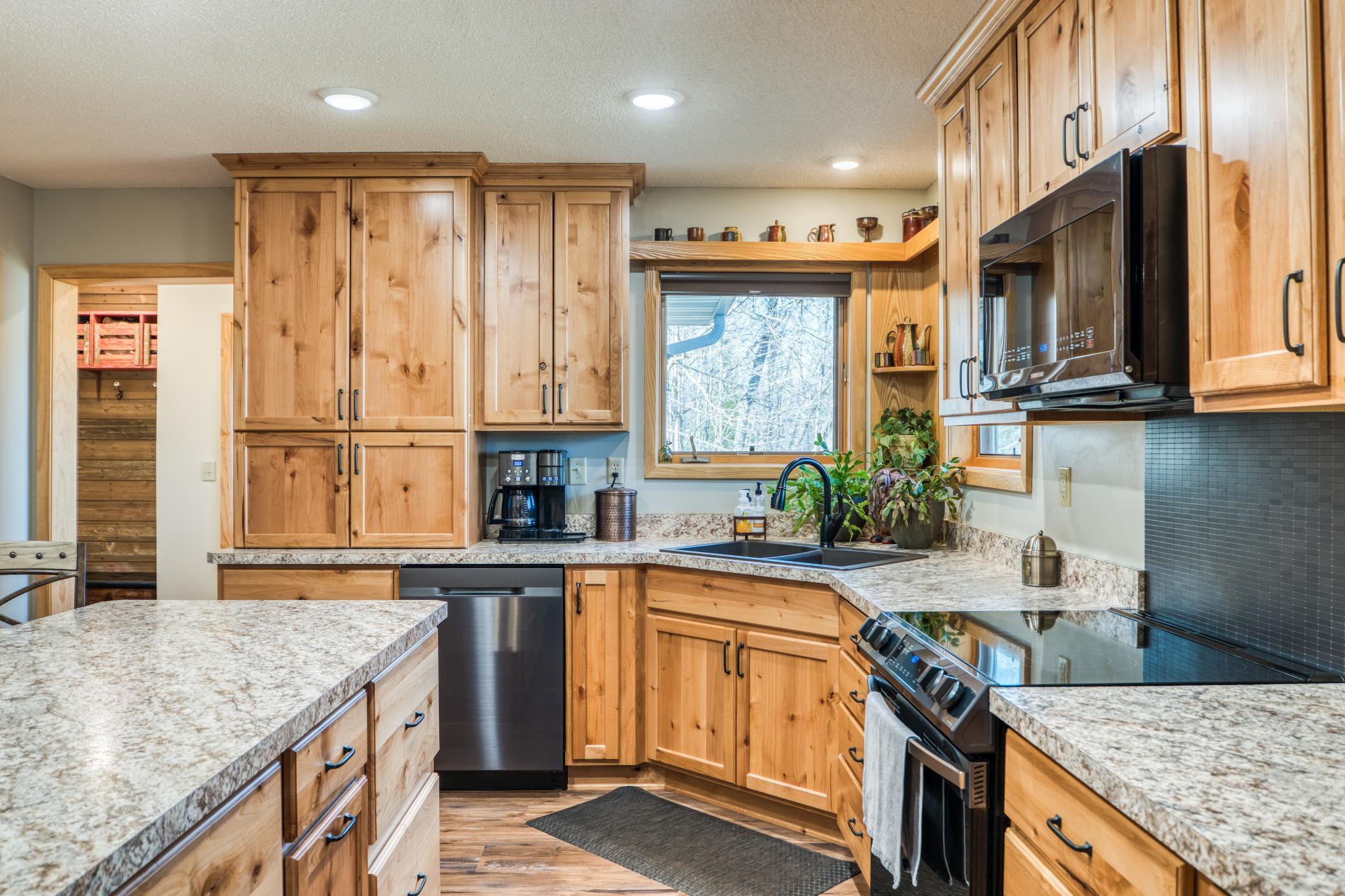 1998 single family home for sale at 32061 Primrose Lane in Laporte, MN — 3 bed, 2 bath (photo 18 of 101)